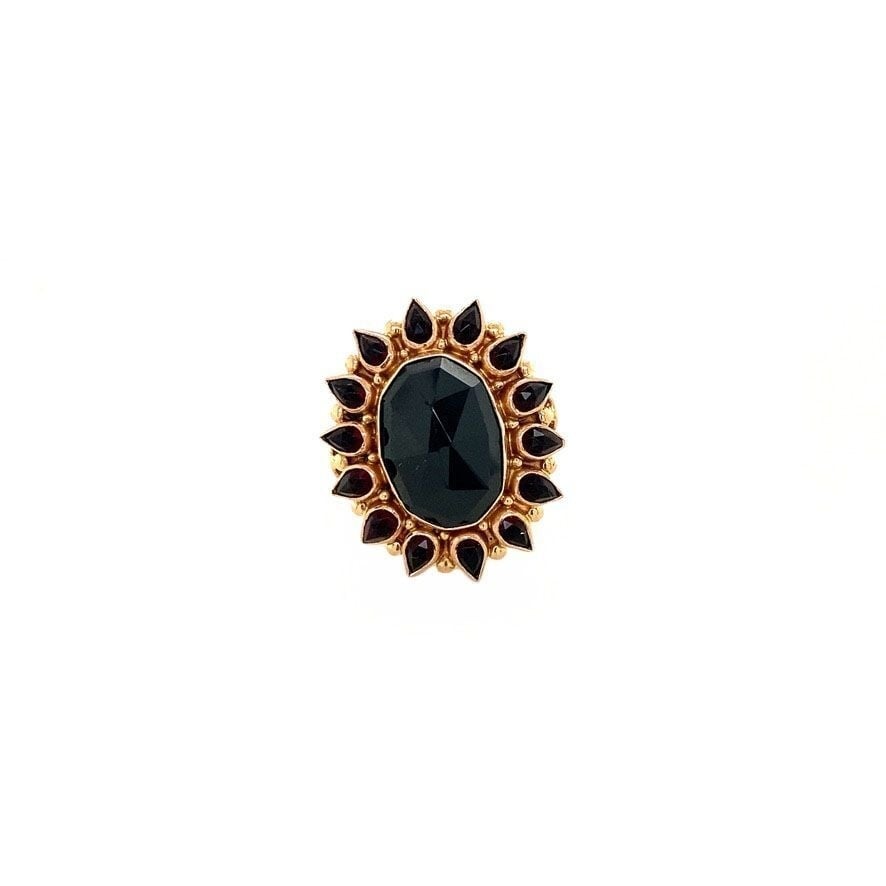 Rose gold entourage ring with garnet 14 krt