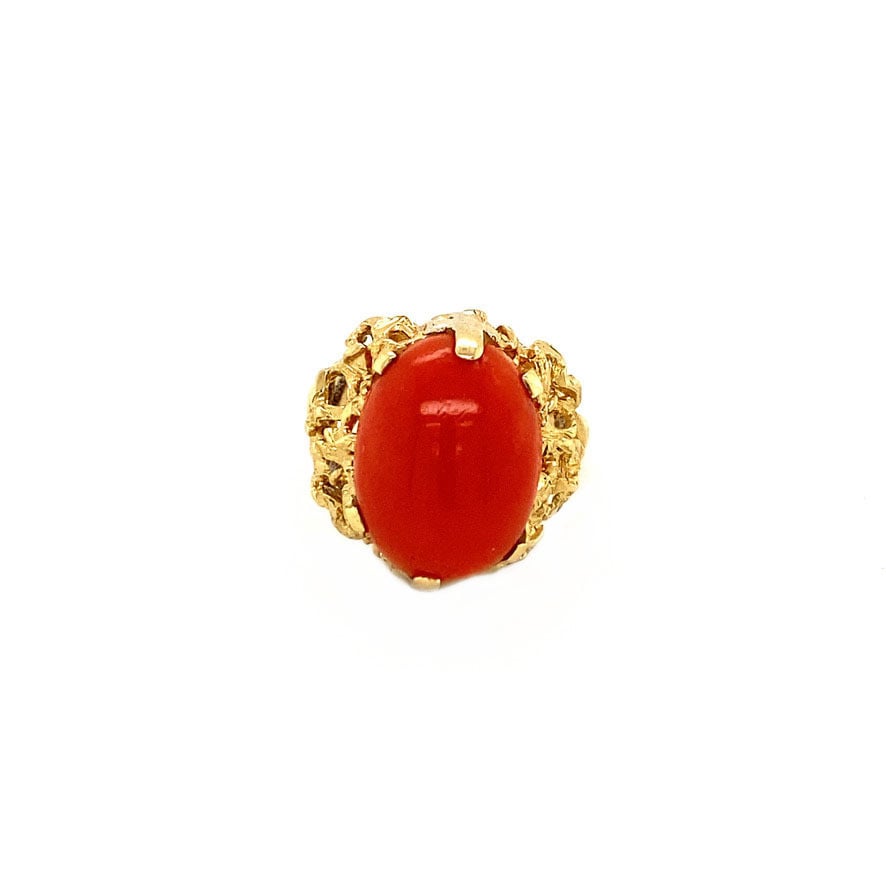 14 kt gold ring with blood coral