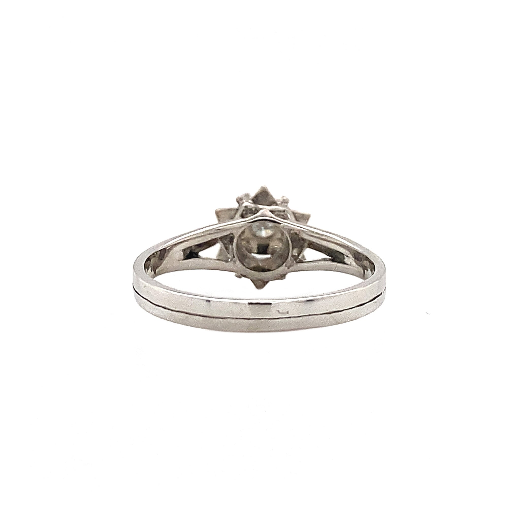 18 kt white gold solitaire ring with diamond
