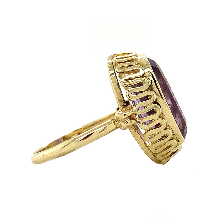 14 kt gold ring with amethyst