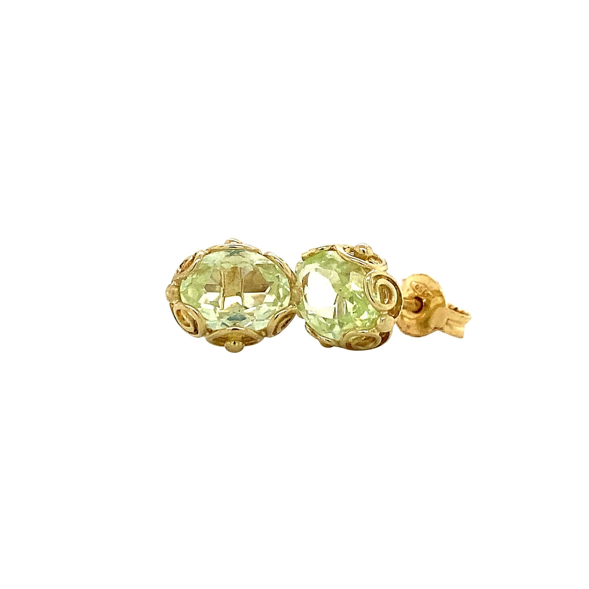 14 kt gold stud earrings with yellow spinel