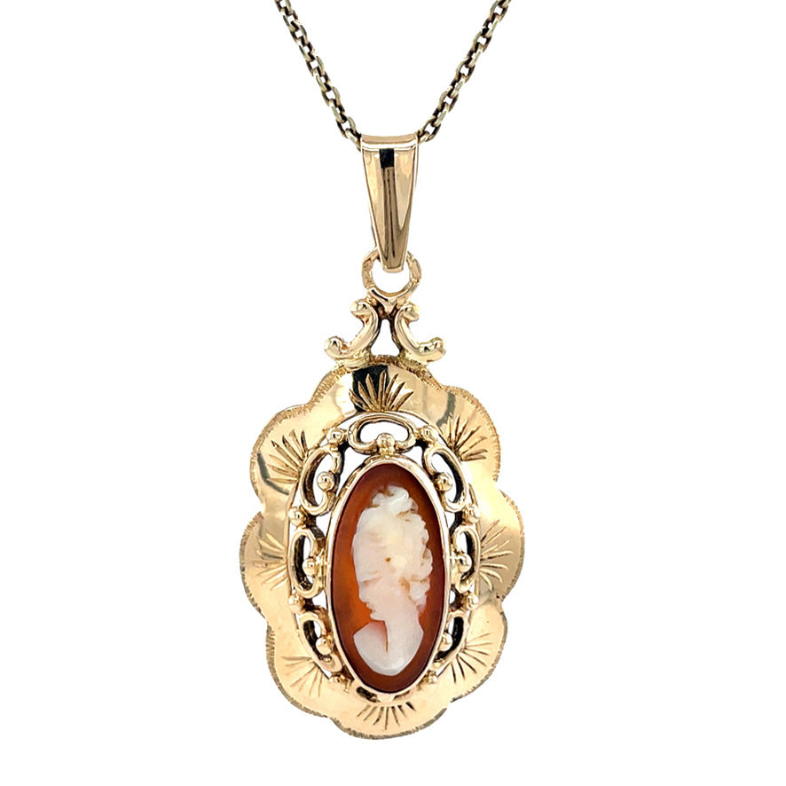 Golden vintage pendant with cameo 14 kt