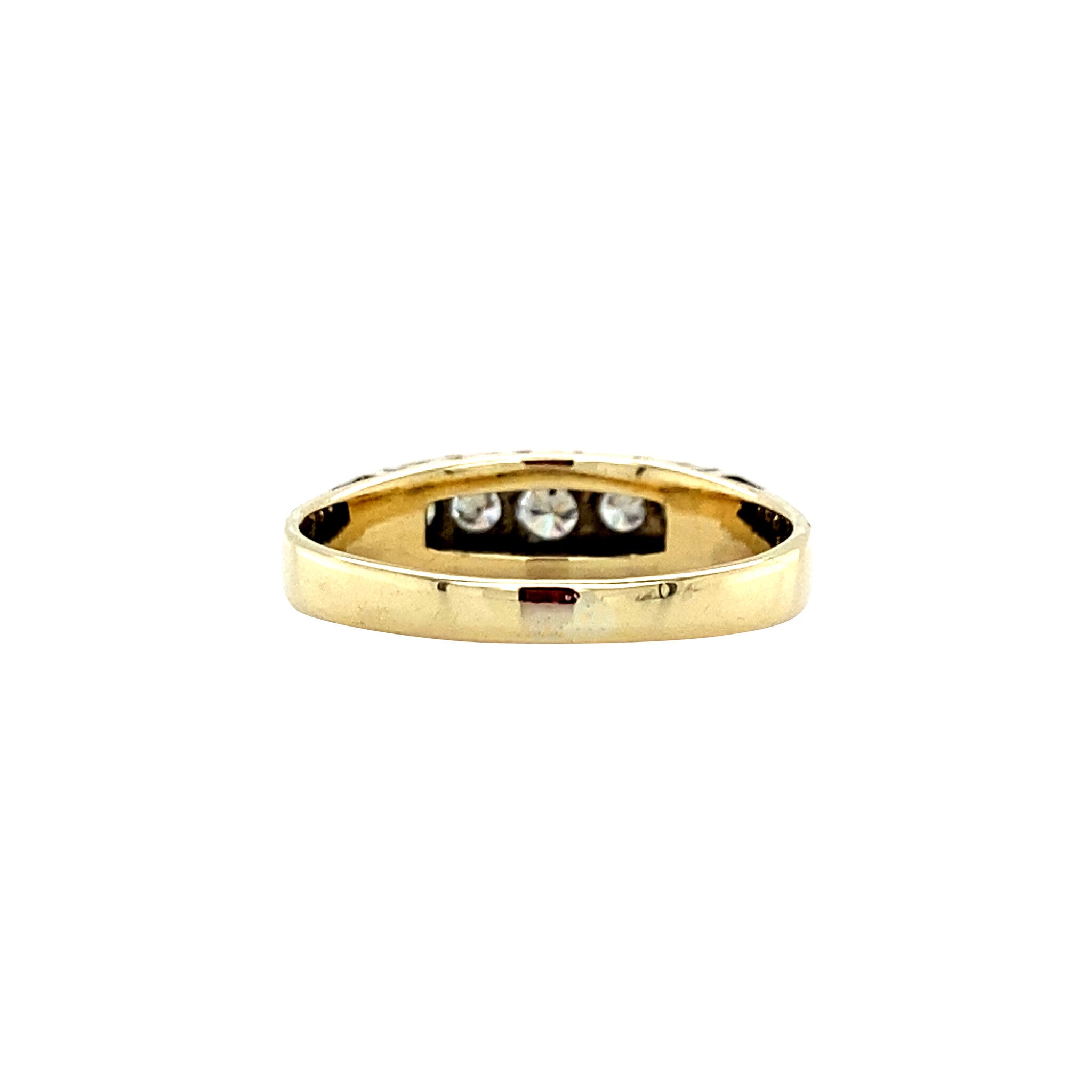 14 kt gold ring with a diamond