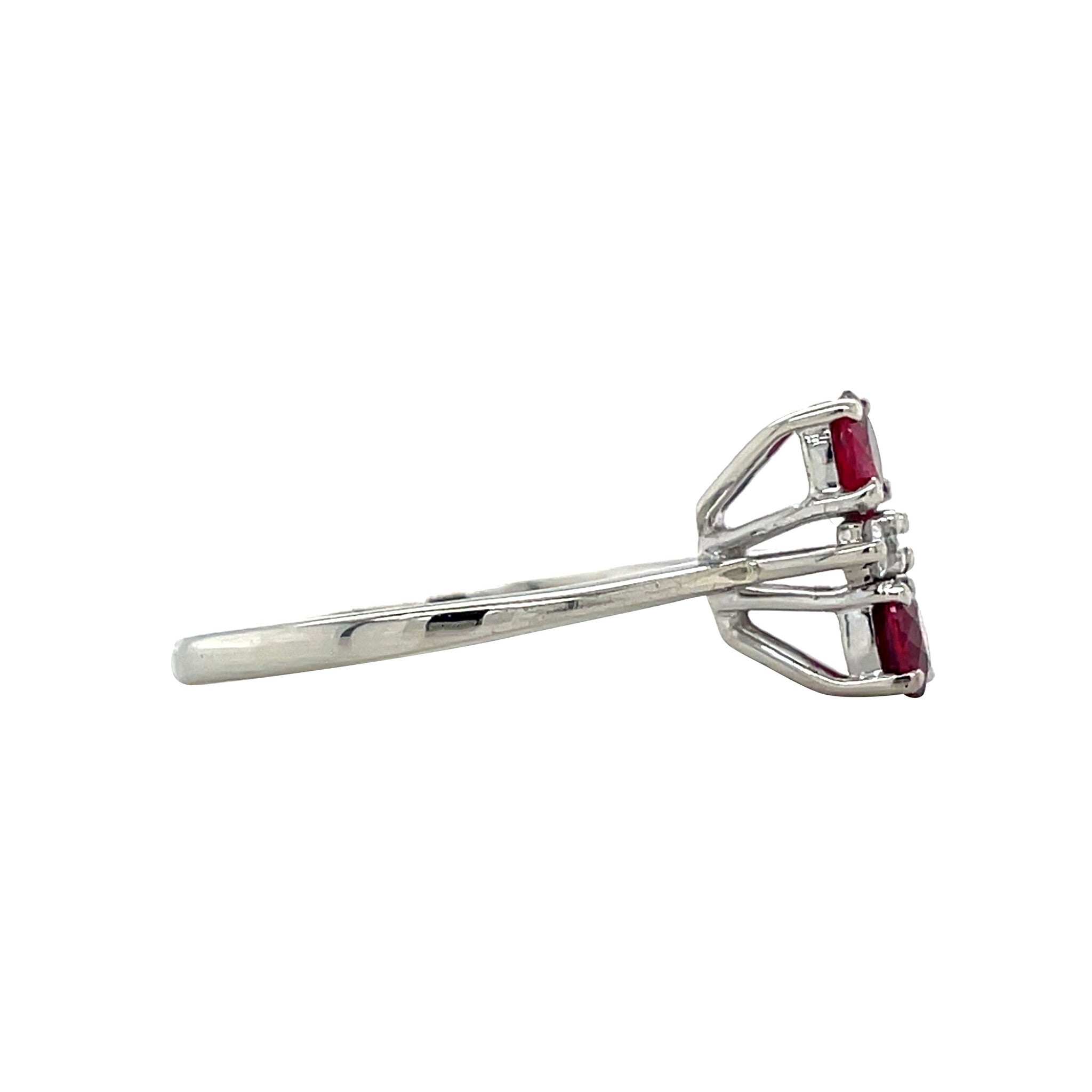 Witgouden vintage ring met robijn en diamant 18 krt