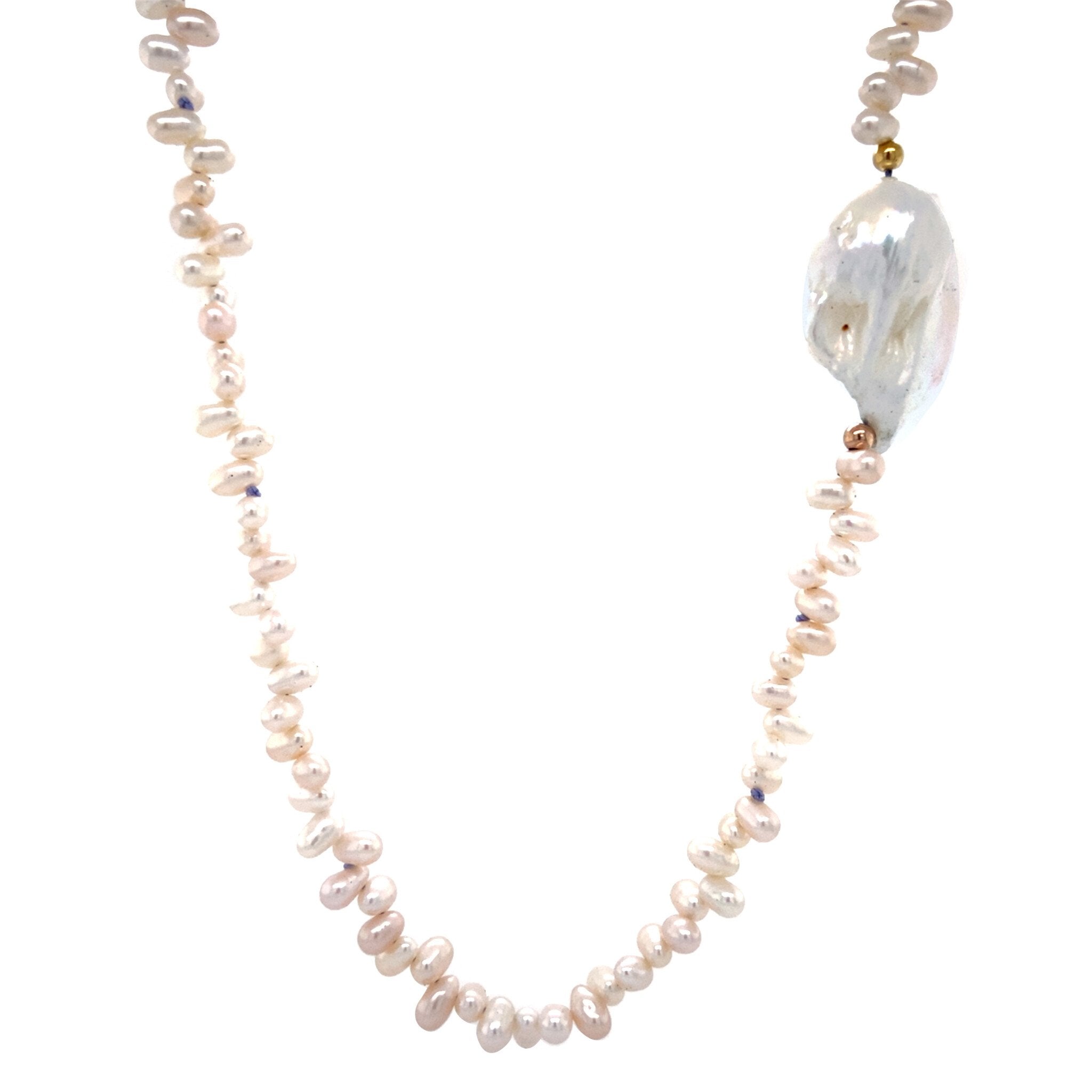 Pearl necklace with 14 kt gold clasp