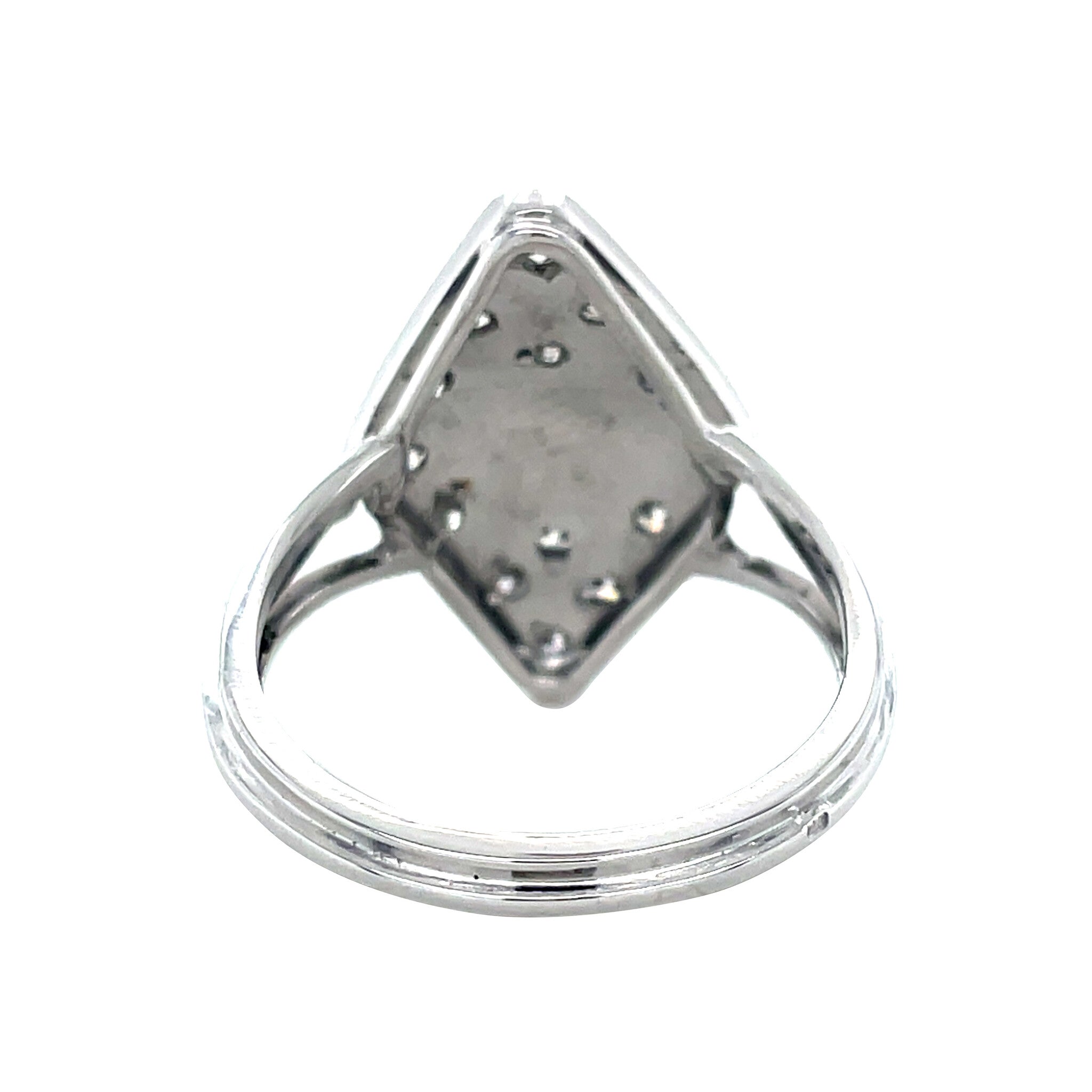 White gold vintage cocktail ring with emerald and diamond 18 kt