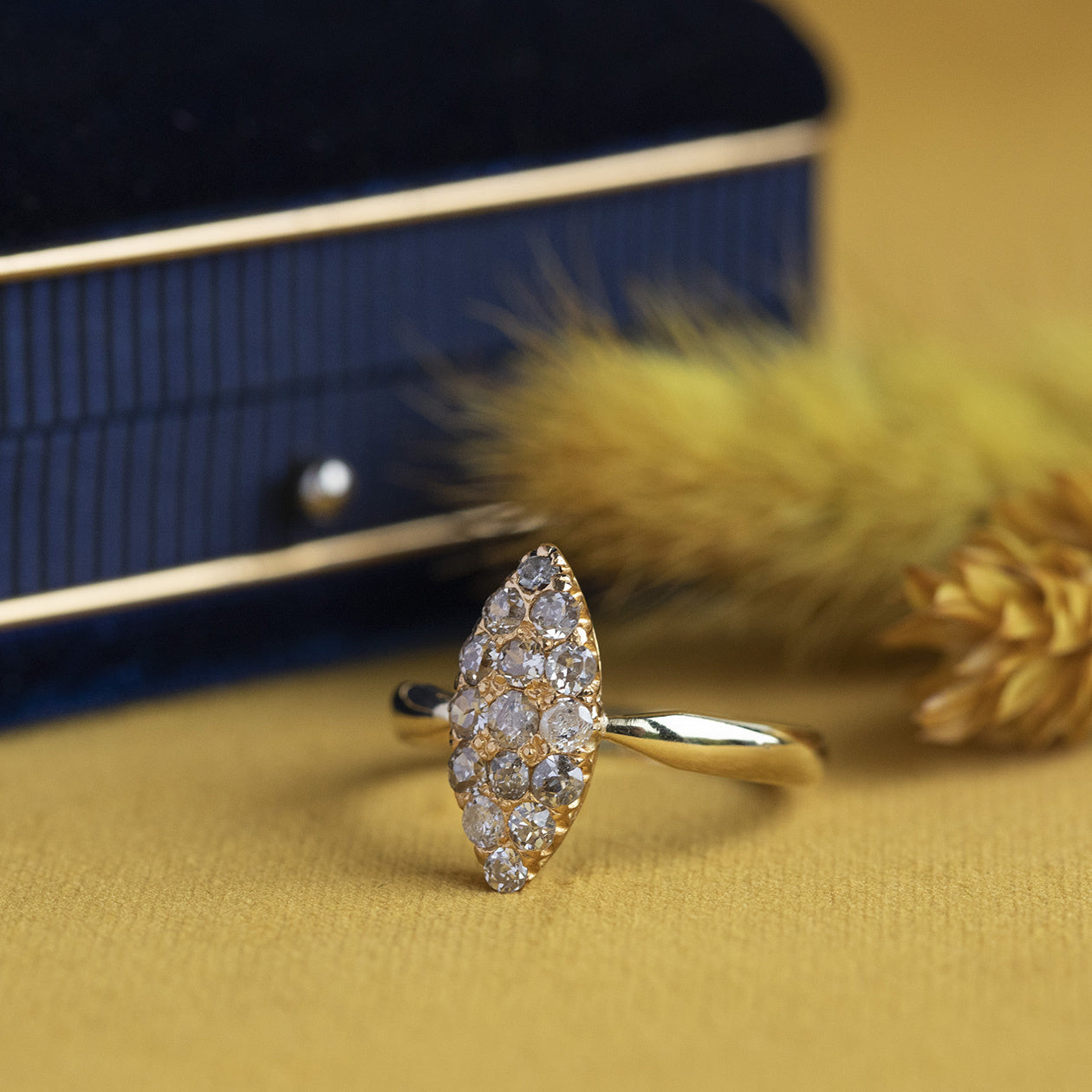 14 kt gold ring with a diamond