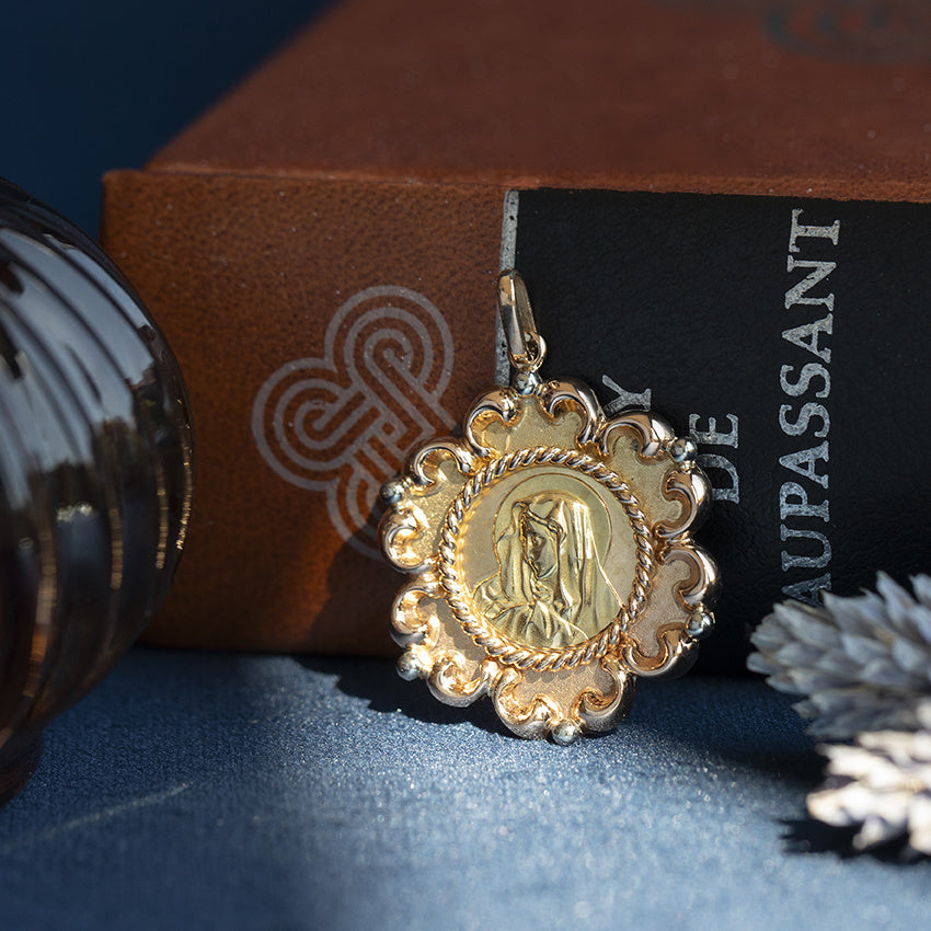 Tricolour vintage gold Mary coin pendant 14 kt