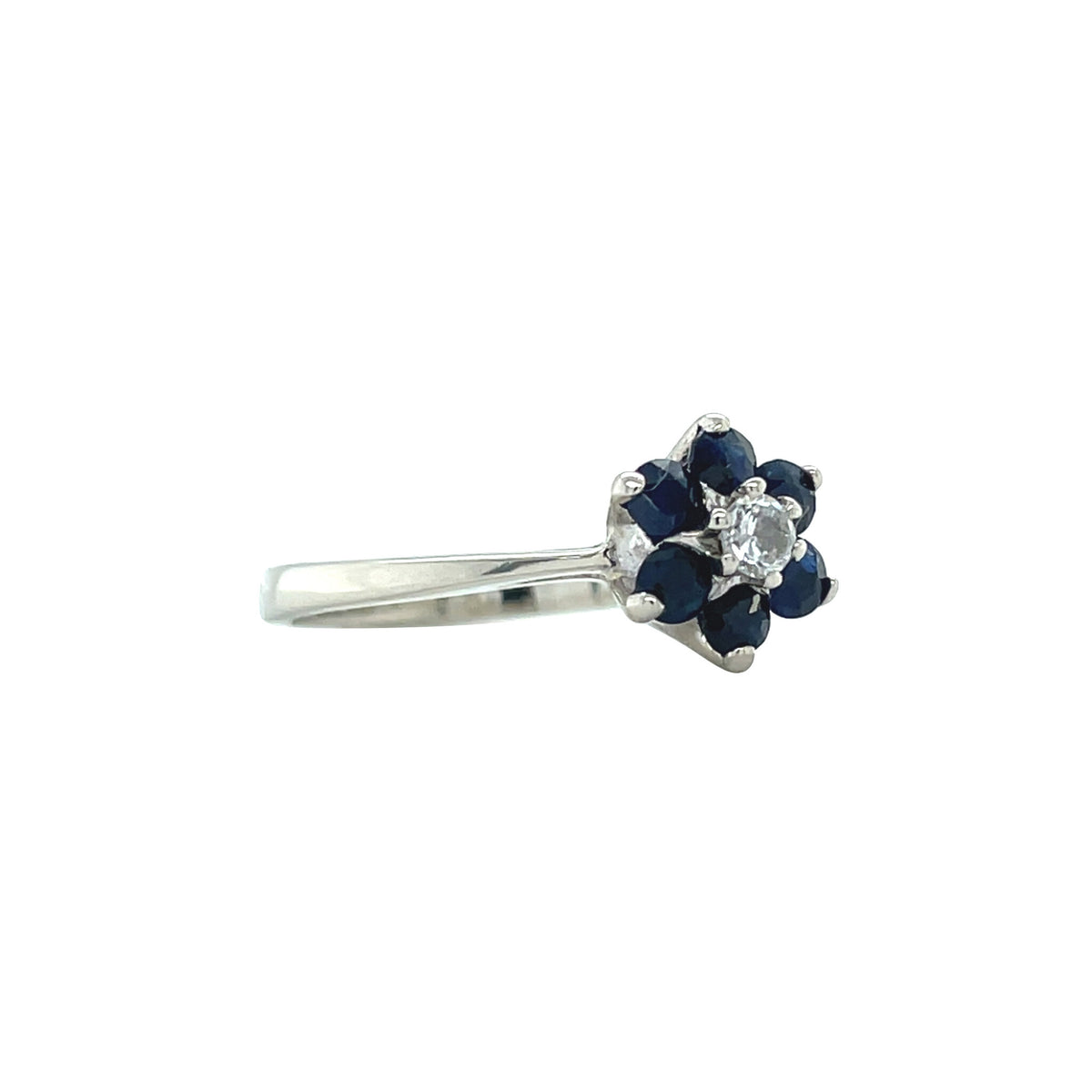 Vintage 12 kt gold entourage ring with sapphire and diamond