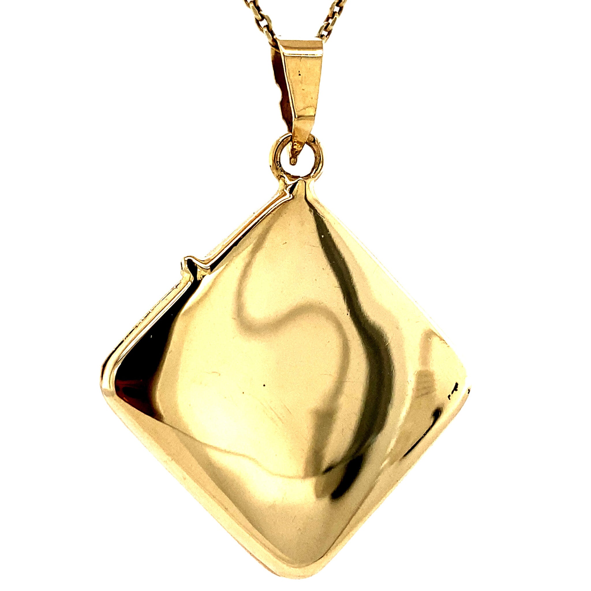 14 kt gold medallion with engraving