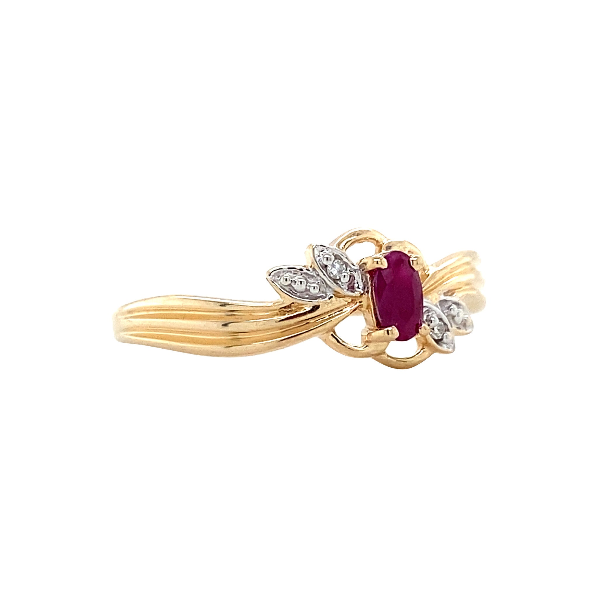 Vintage gold ring with ruby and diamond, 14 kt