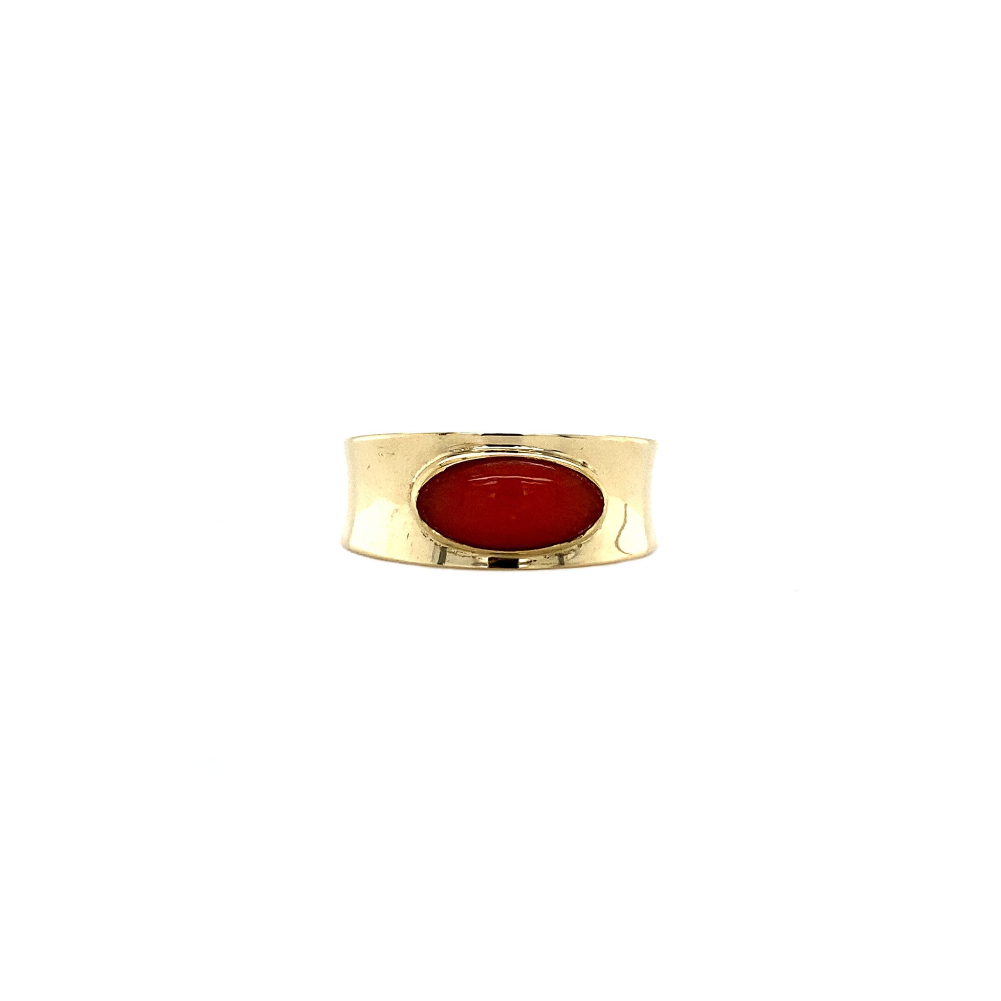 14 kt gold ring with blood coral