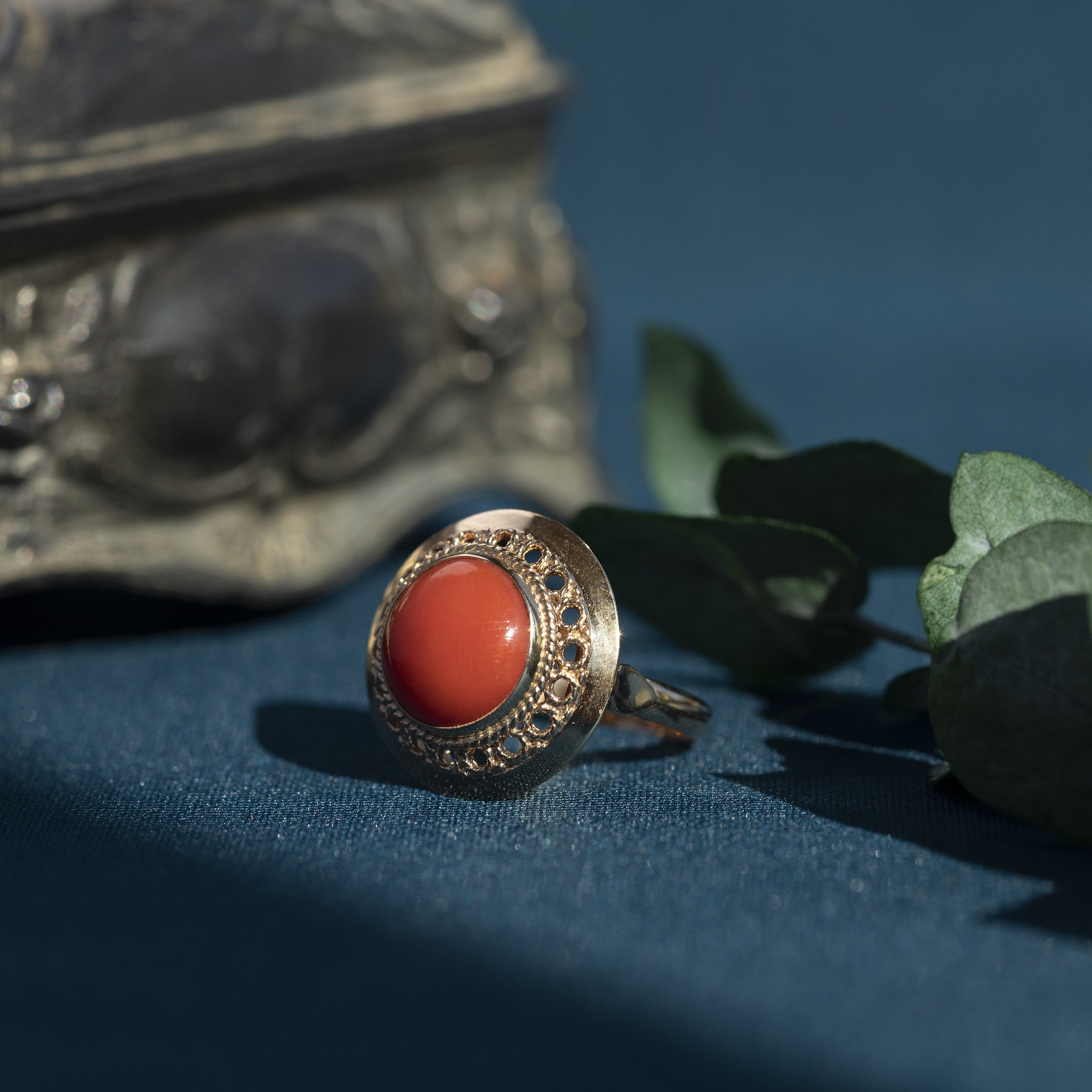 Gold ring with blood coral, 14 kt