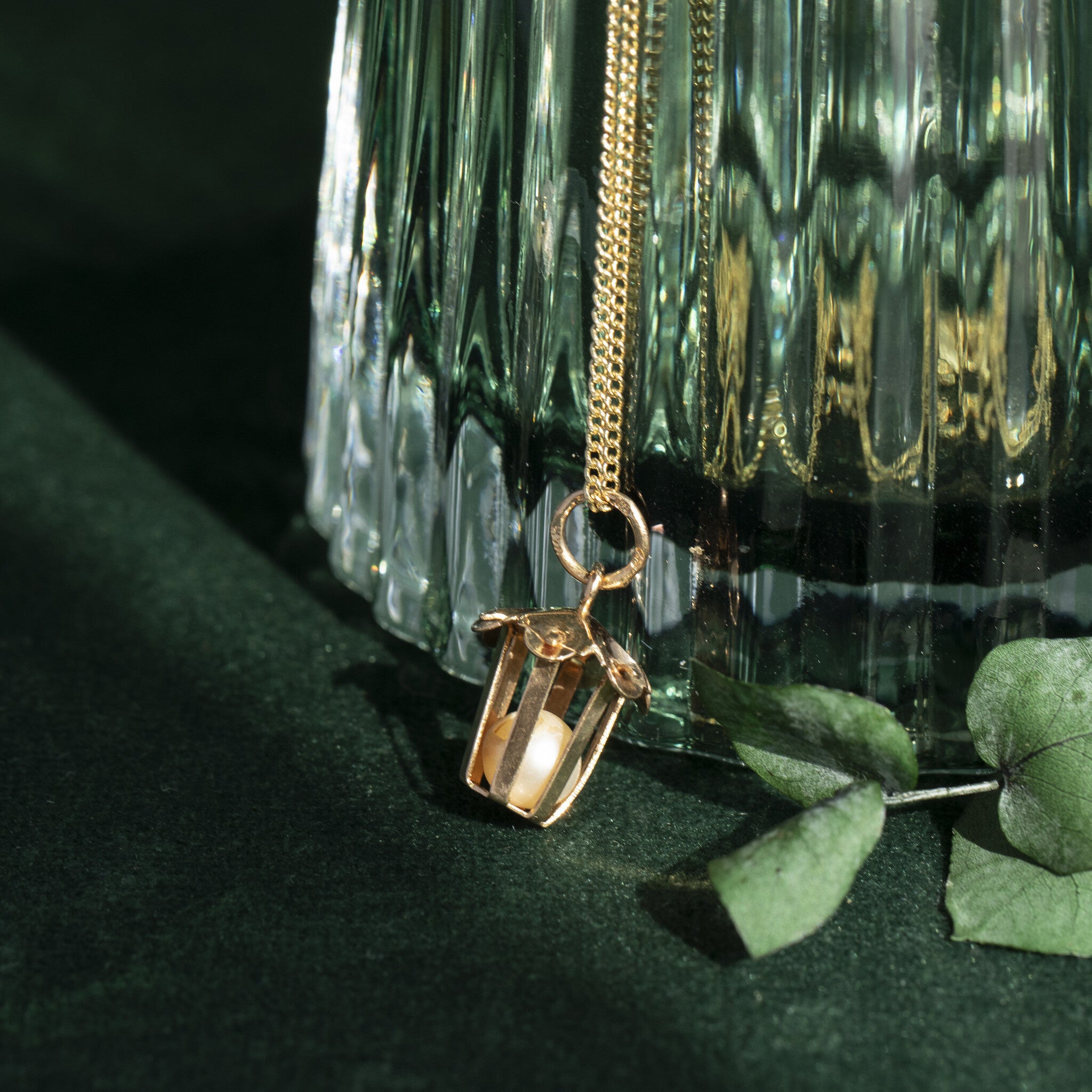 Gouden hanger lantaarn met parel 18 krt