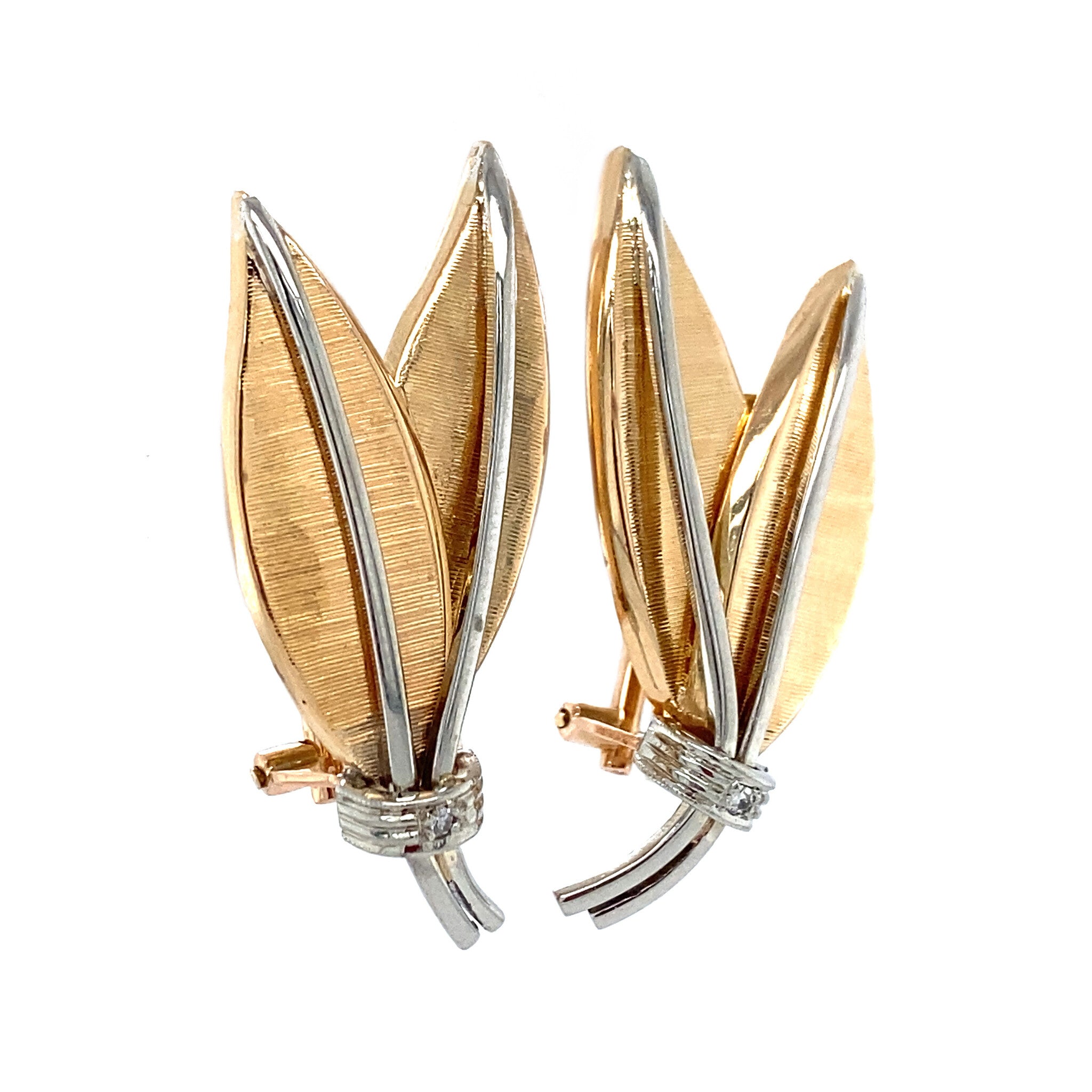 18 kt gold diamond stud earrings