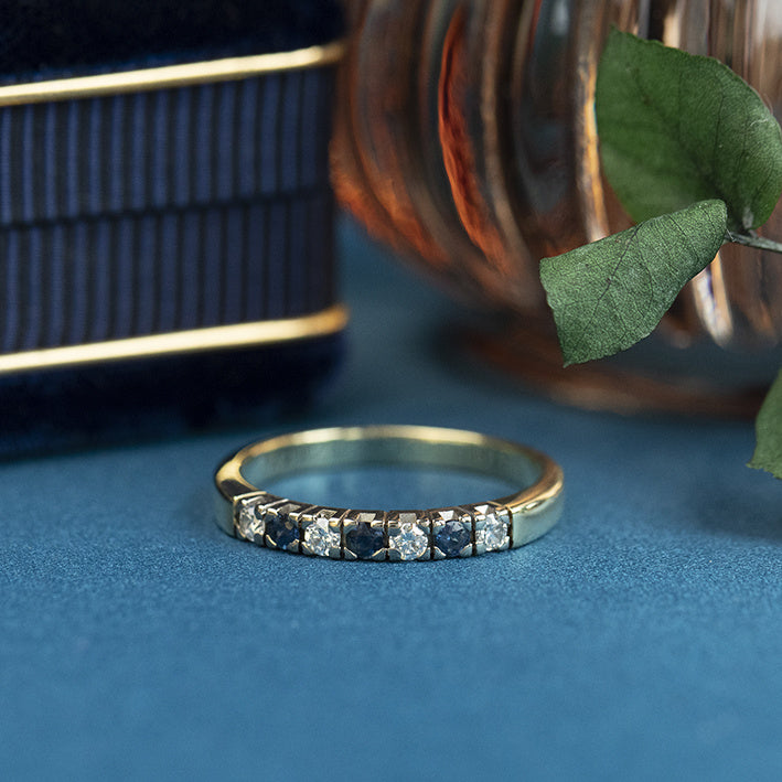 14 kt gold ring with sapphire and diamond