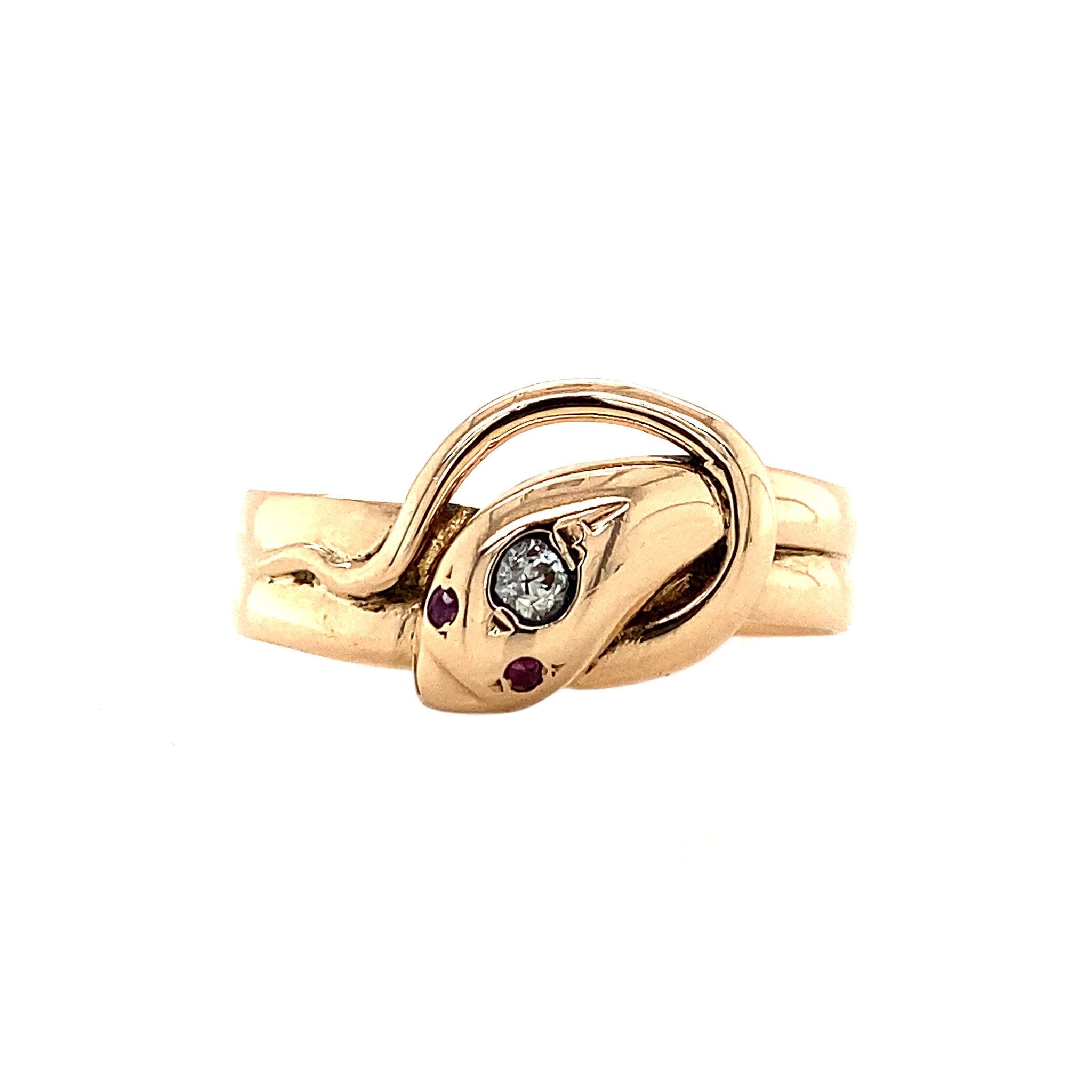 14 kt rose-gold ring with diamond and ruby