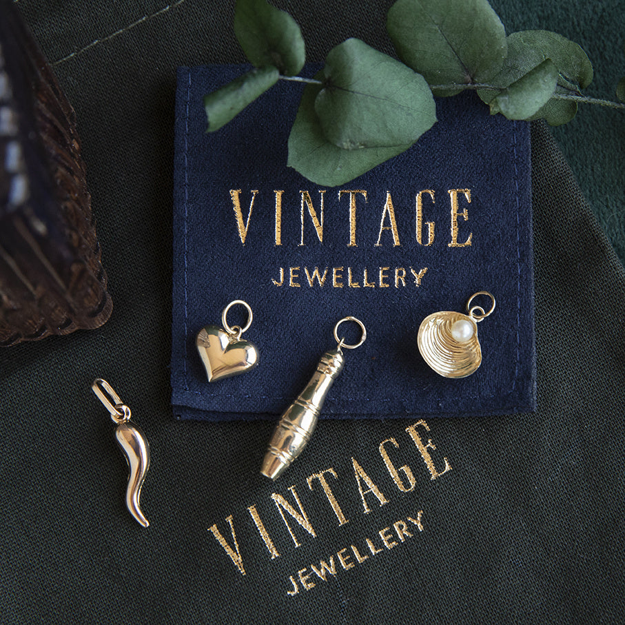 Gold vintage tobacco pipe pendant 14 kt
