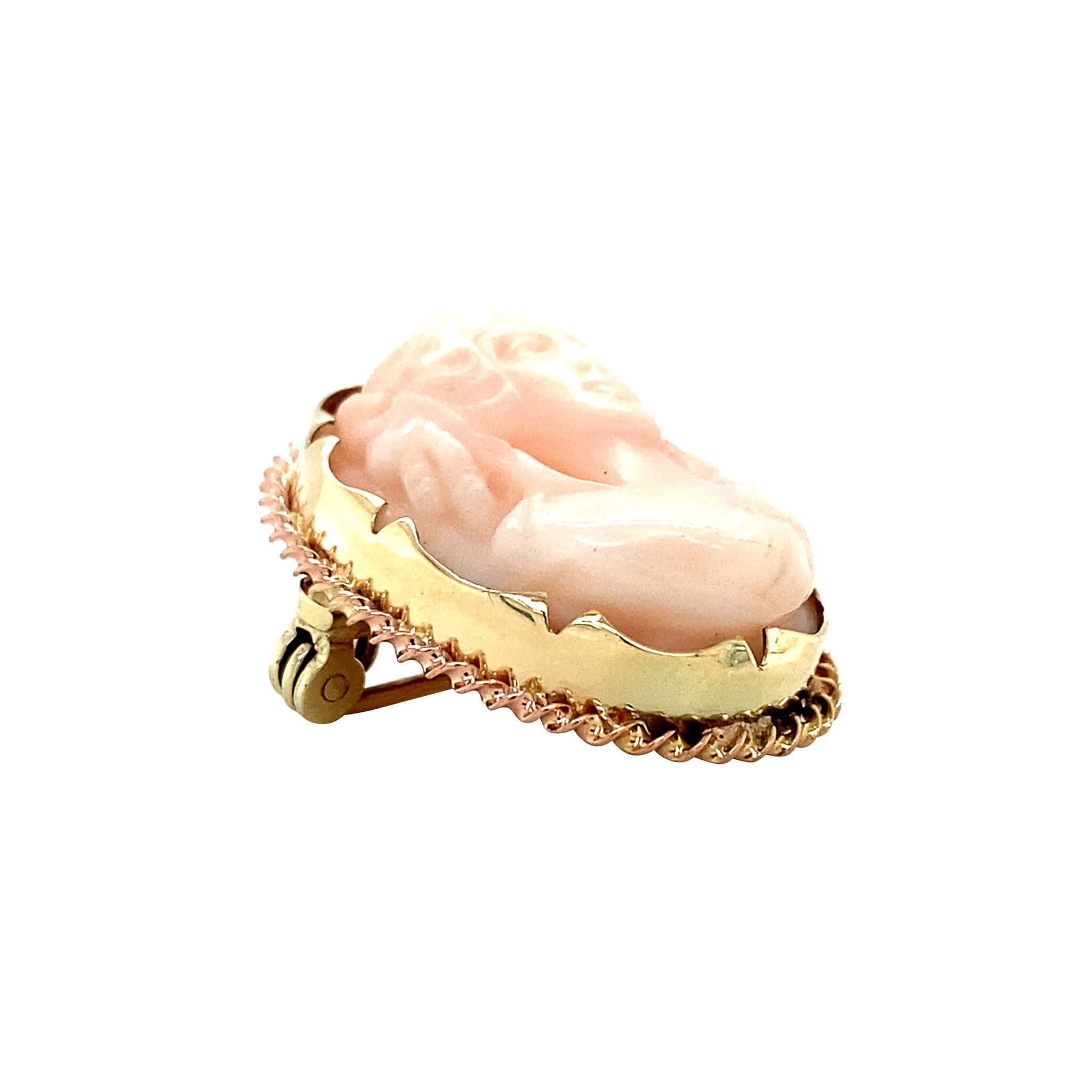 Gouden vintage broche met angel skin koraal 14 krt