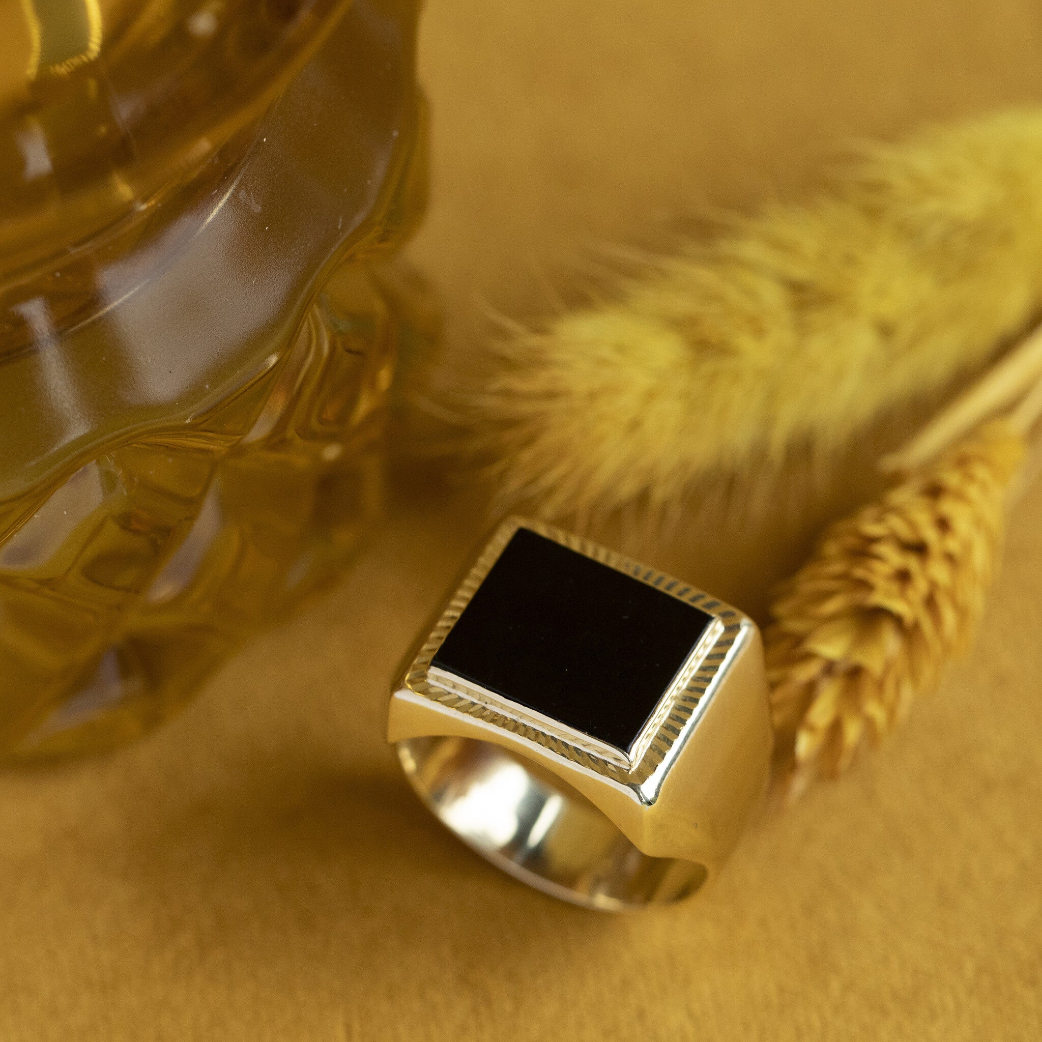 Gouden ring met onyx 14 krt