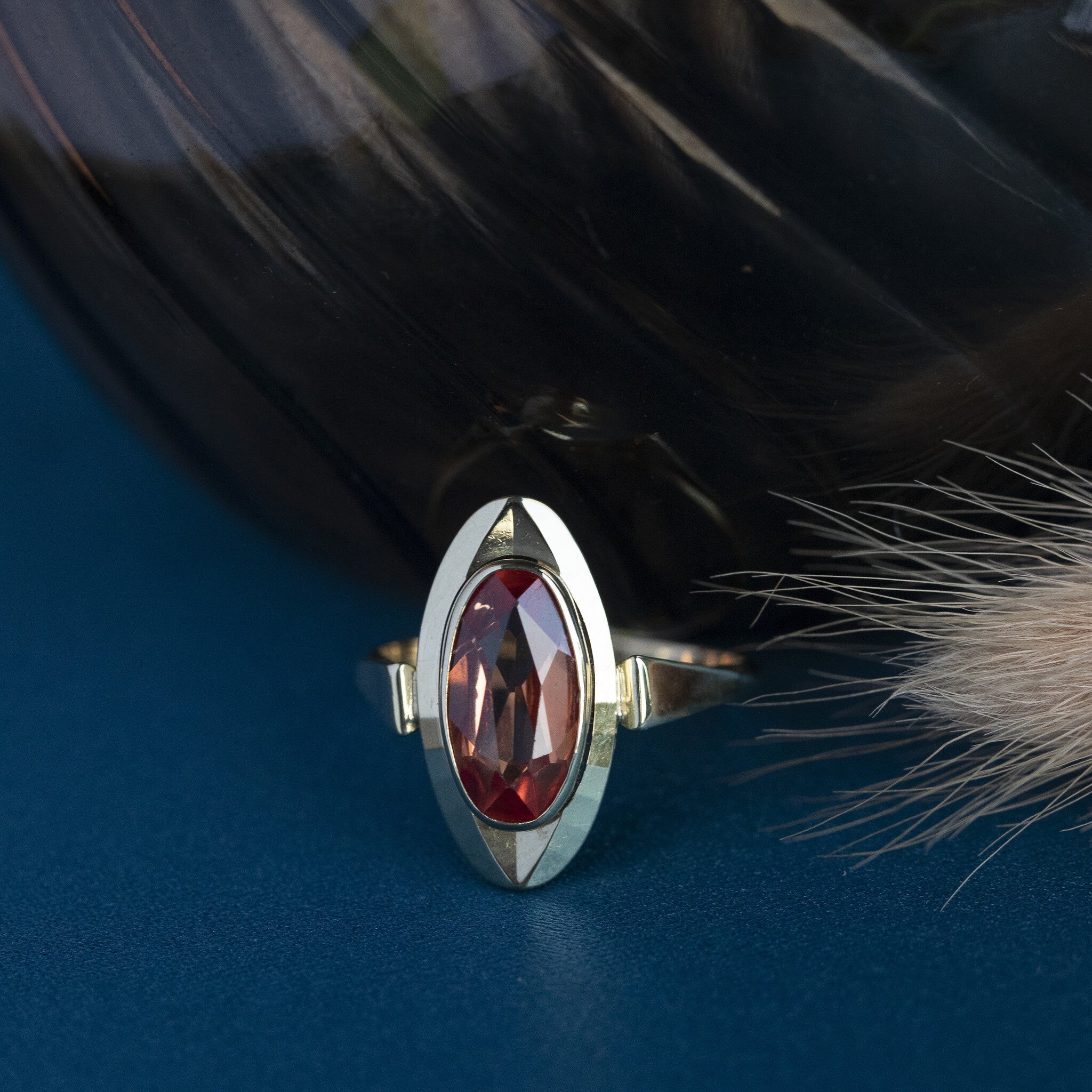 Gouden ring met oranje saffier 14 krt