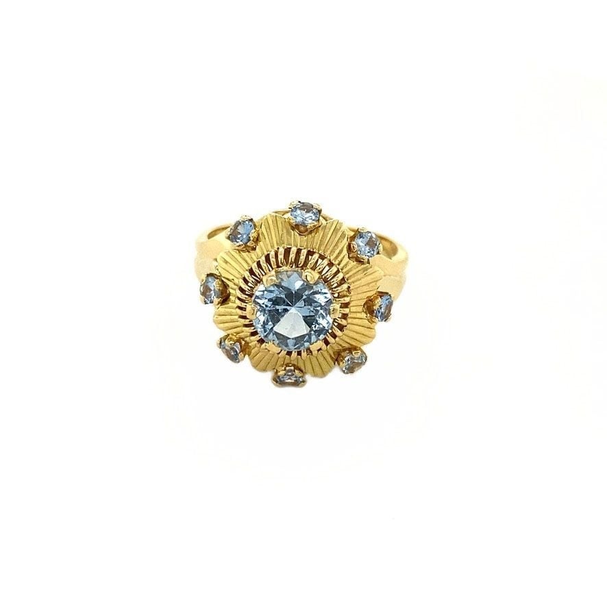 Gold ring with blue spinel 18 crt