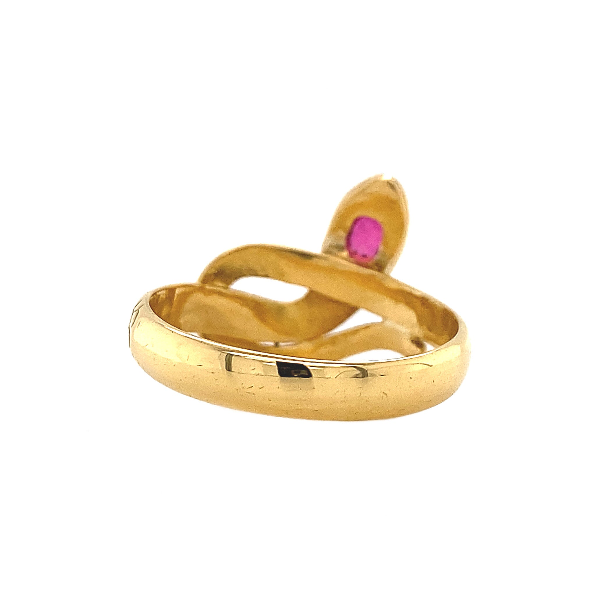 Gold ring with ruby, 20 kt