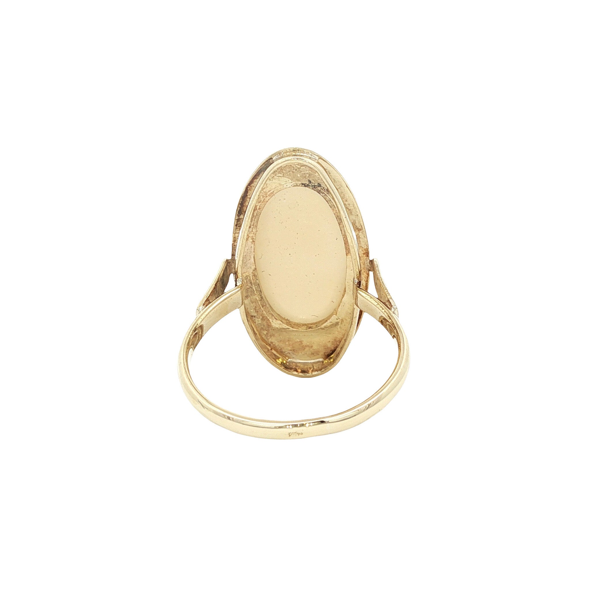 14 kt gold ring with opal
