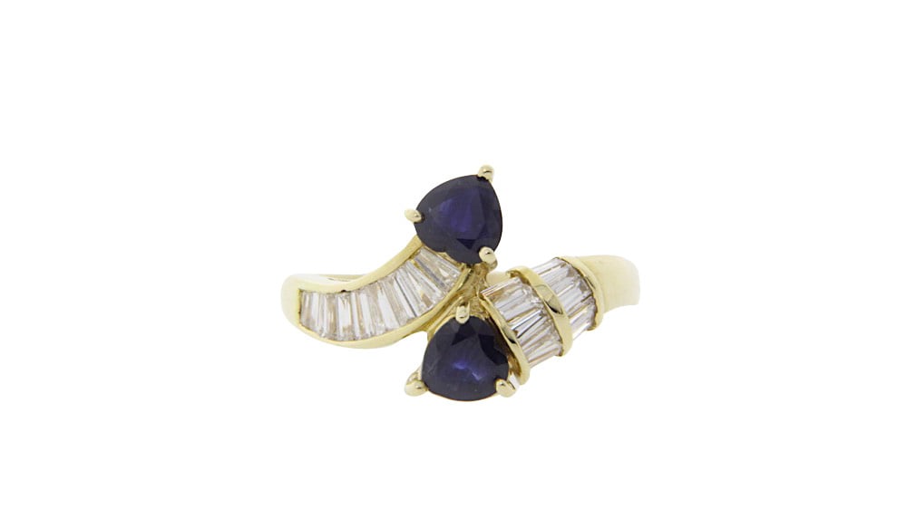 Gold ring with sapphire and diamond, 14 kt — New