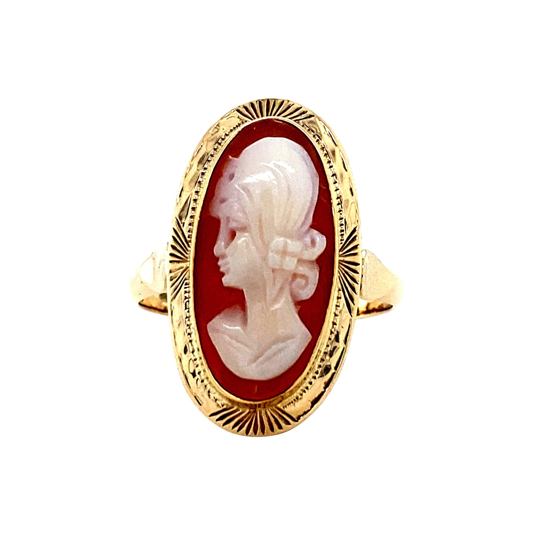 14 kt gold ring with cameo