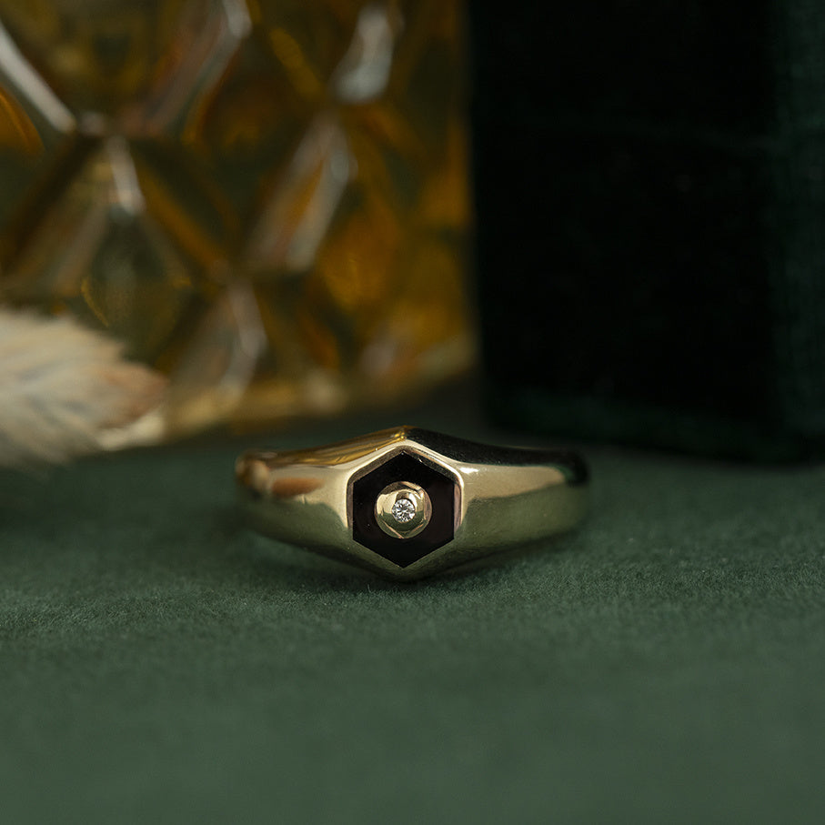 Gold vintage ring with enamel and diamond 14 kt