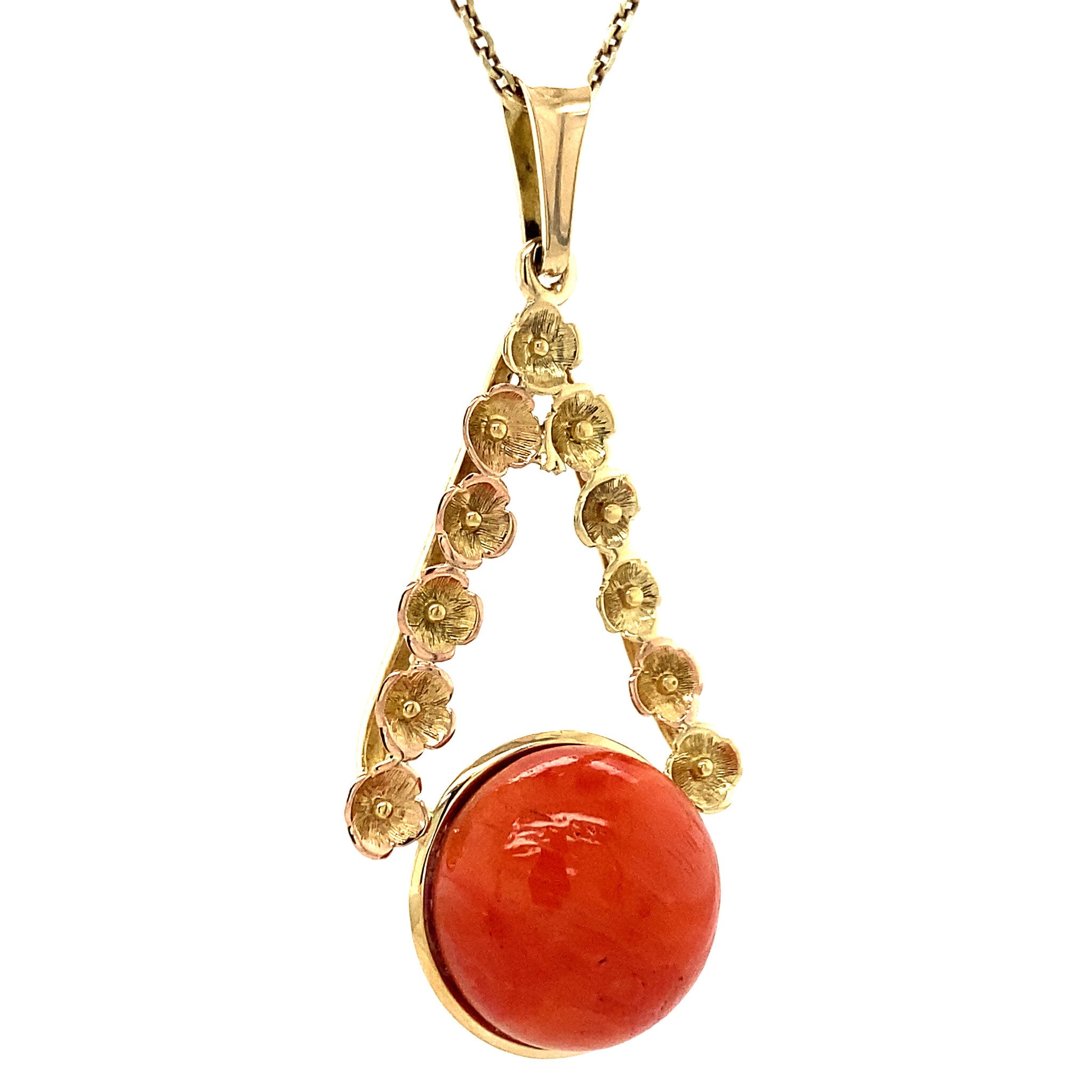 Golden pendant with blood coral 14 kt
