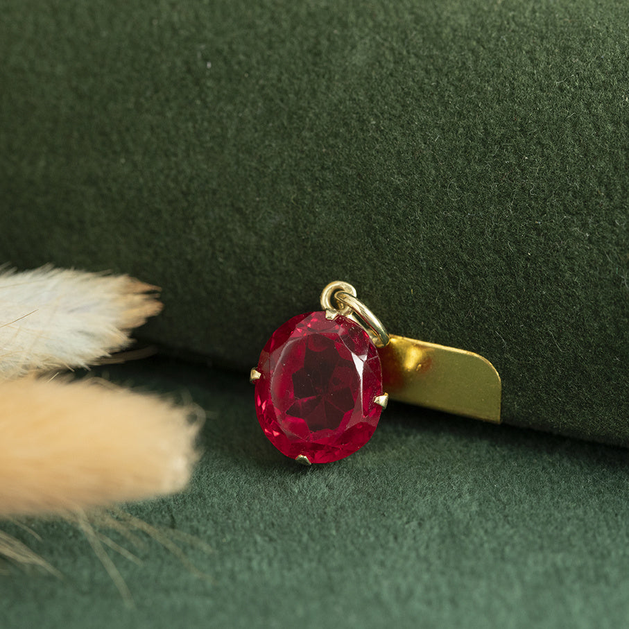 Vintage gold pendant with a ruby, 14 kt