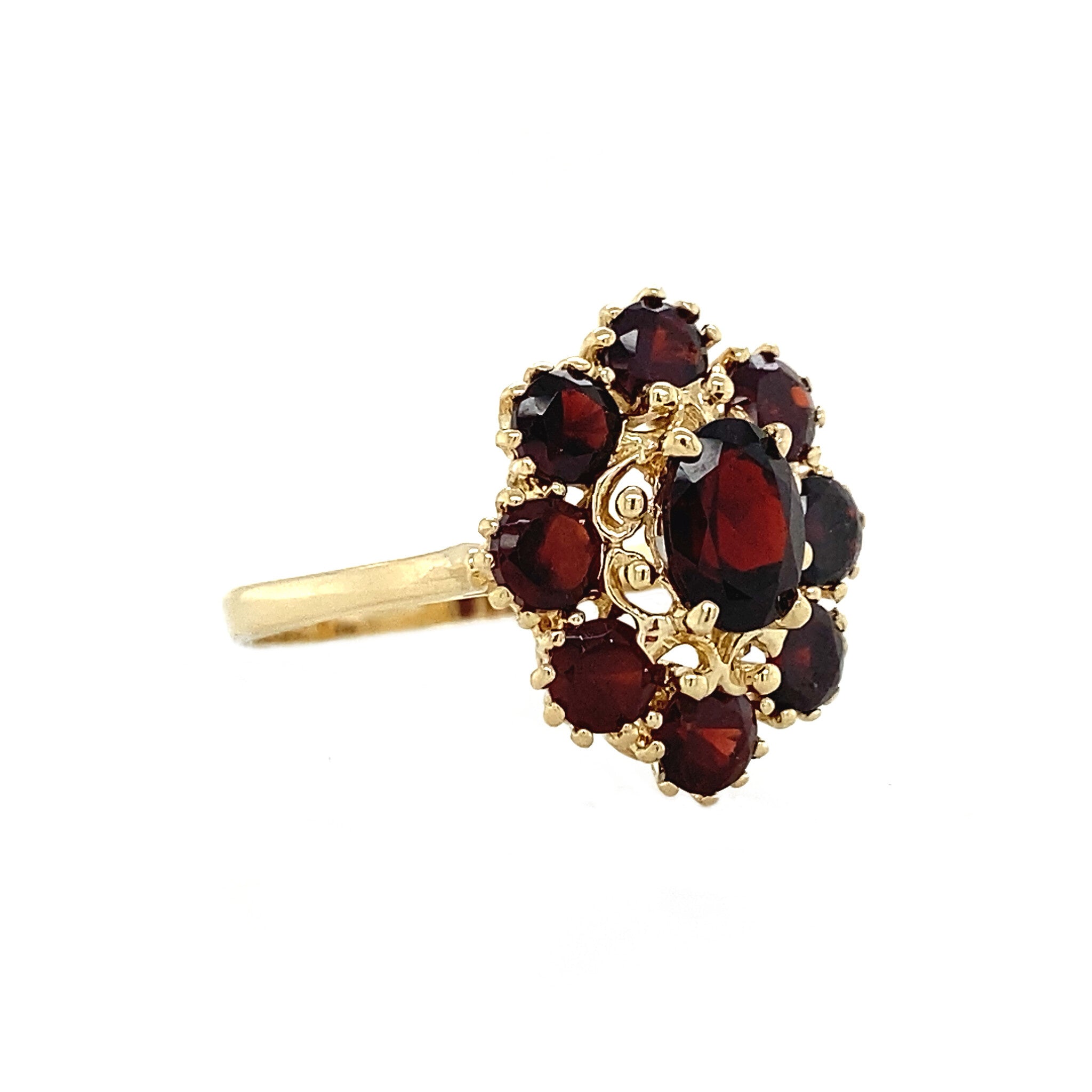 Gouden entourage ring met granaat 14 krt