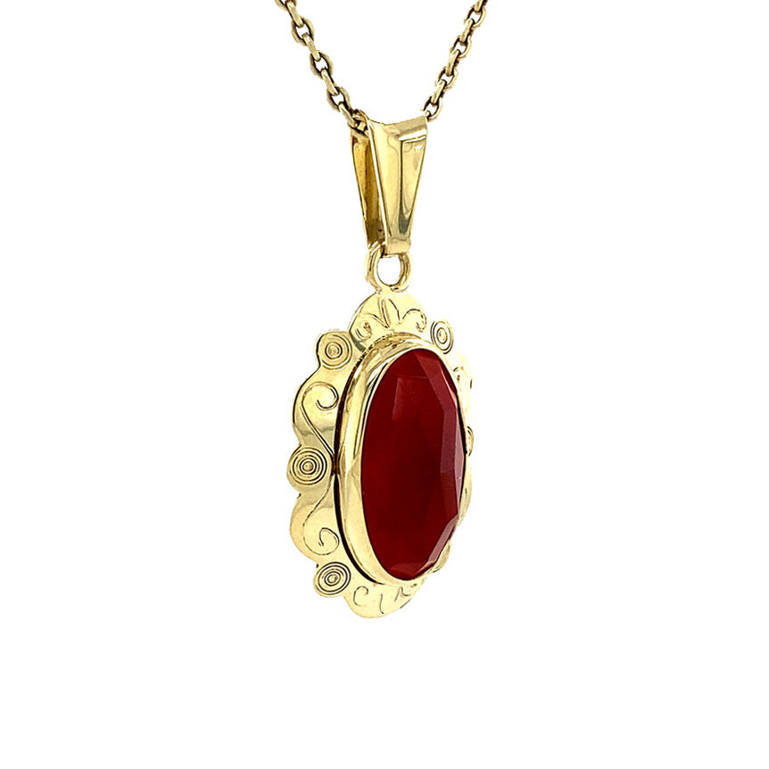 Gold pendant with carnelian 14 kt