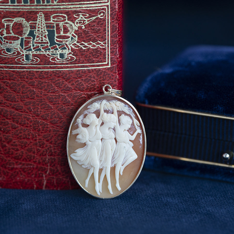 Gouden vintage hanger met camee 14 kt