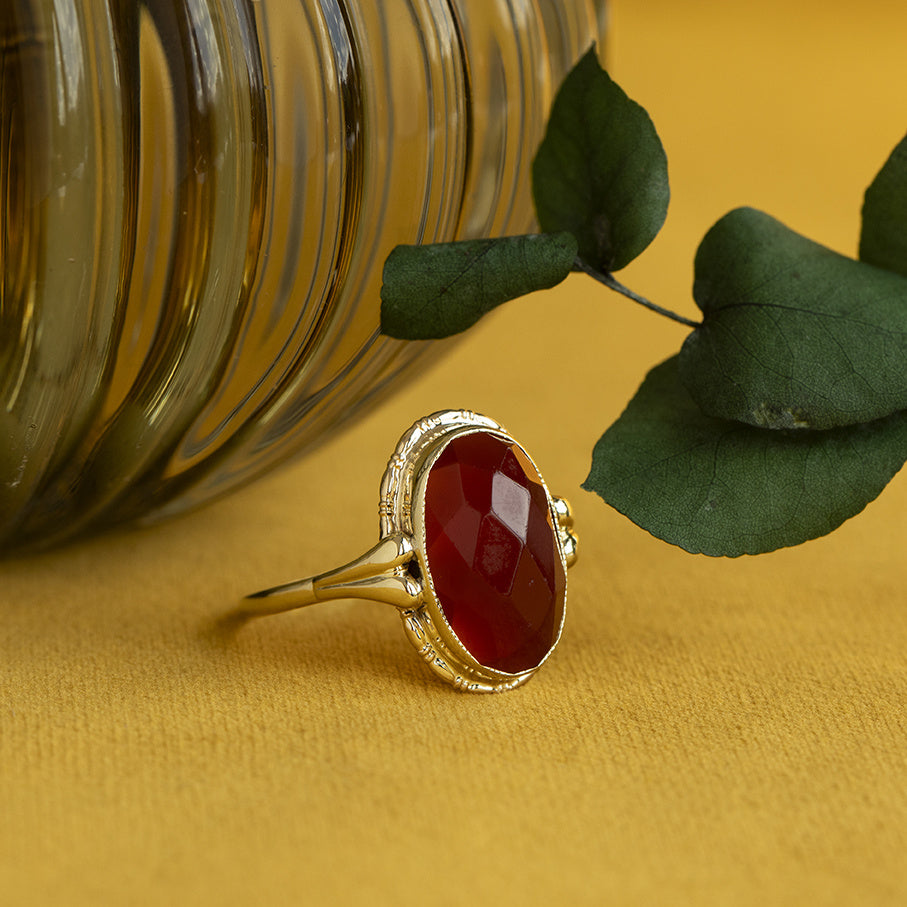 Vintage gold ring with carnelian, 14 kt