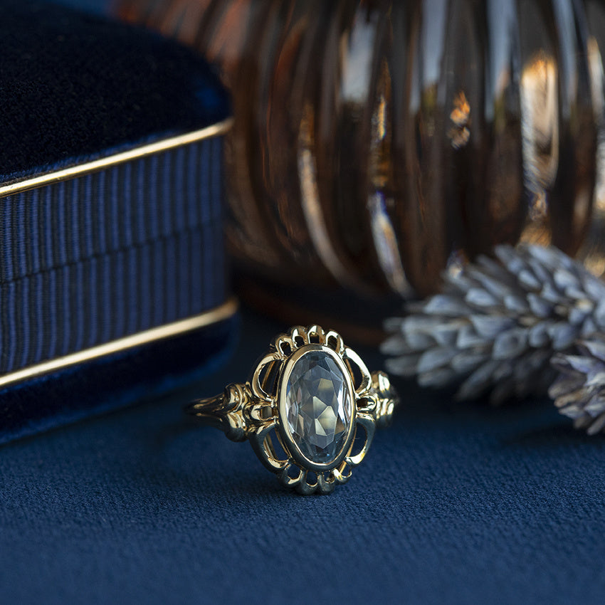 Vintage 14 kt gold ring with spinel