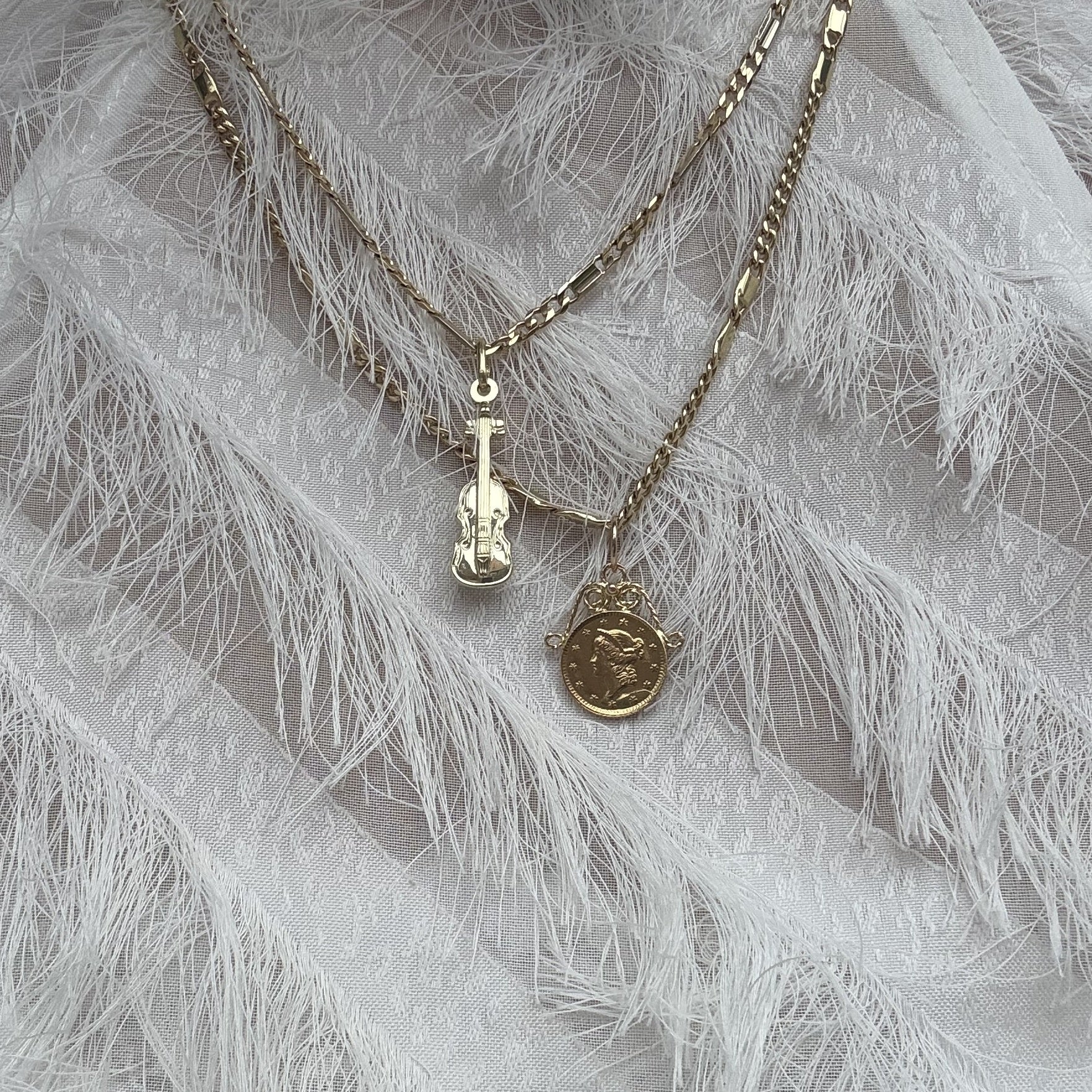 Vintage coin pendant 9 kt