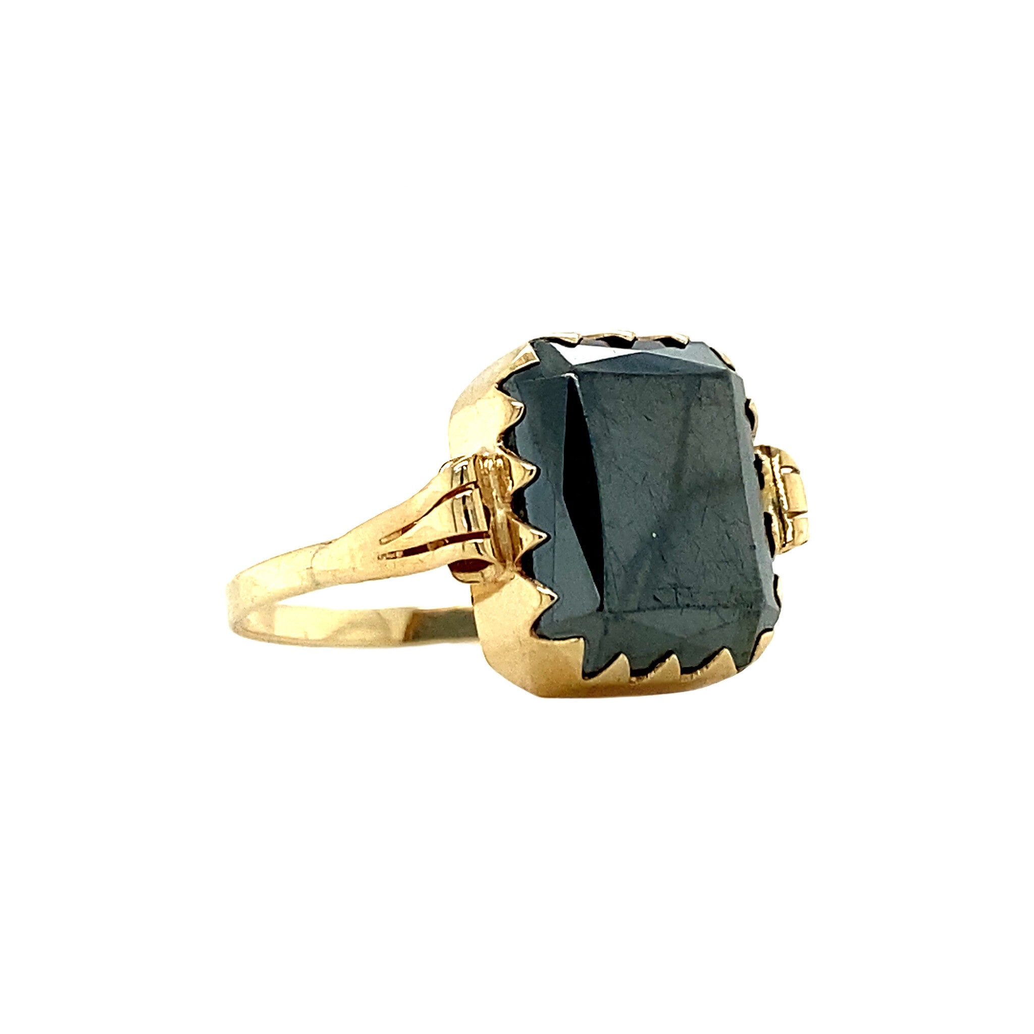 Gold ring with hematite, 14 kt