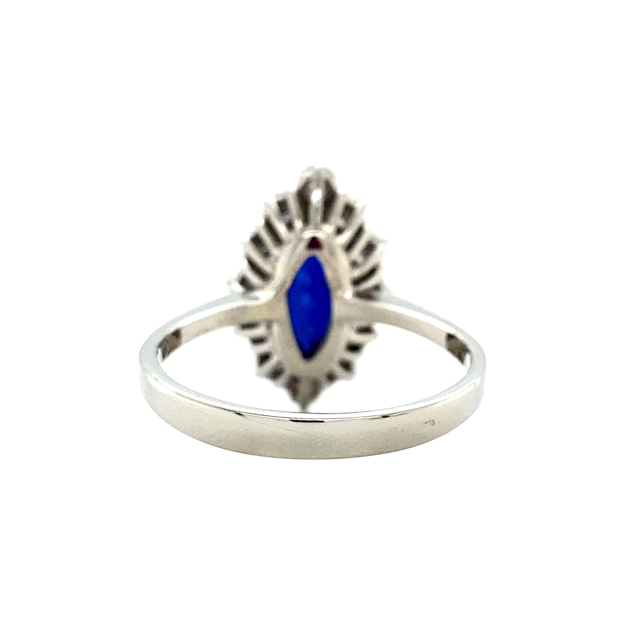 Vintage white gold entourage ring with sapphire and diamond, 18 kt