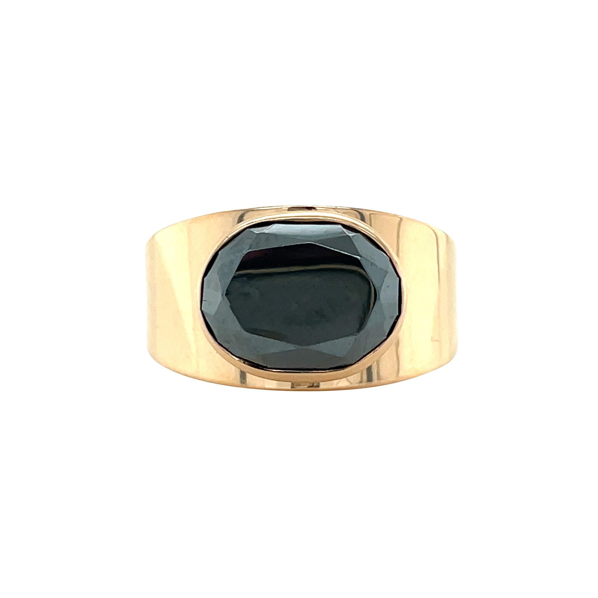 Golden vintage ring with hematite 14 kt