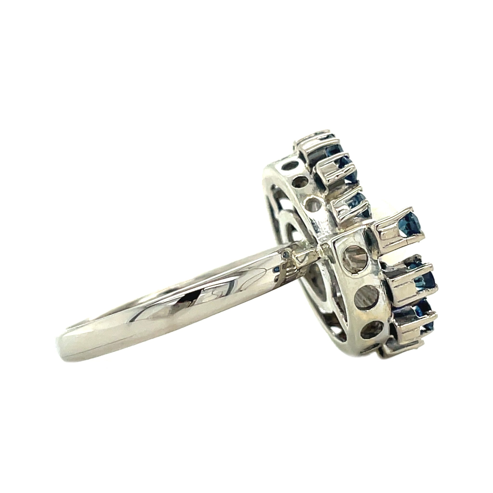 White gold vintage ring with sapphire and pearl 14 kt