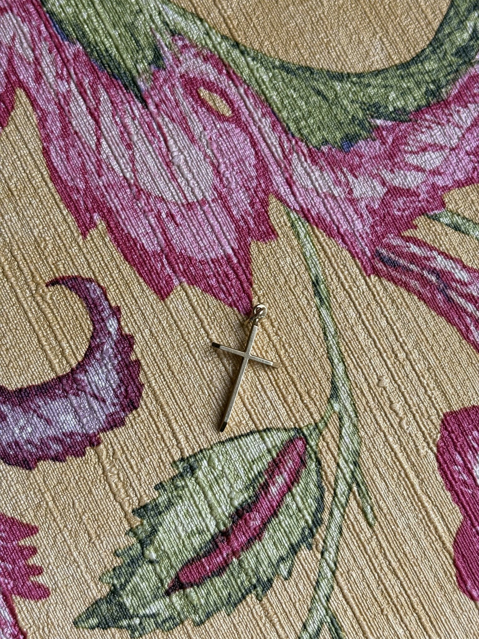 Vintage gold cross pendant, 14 kt