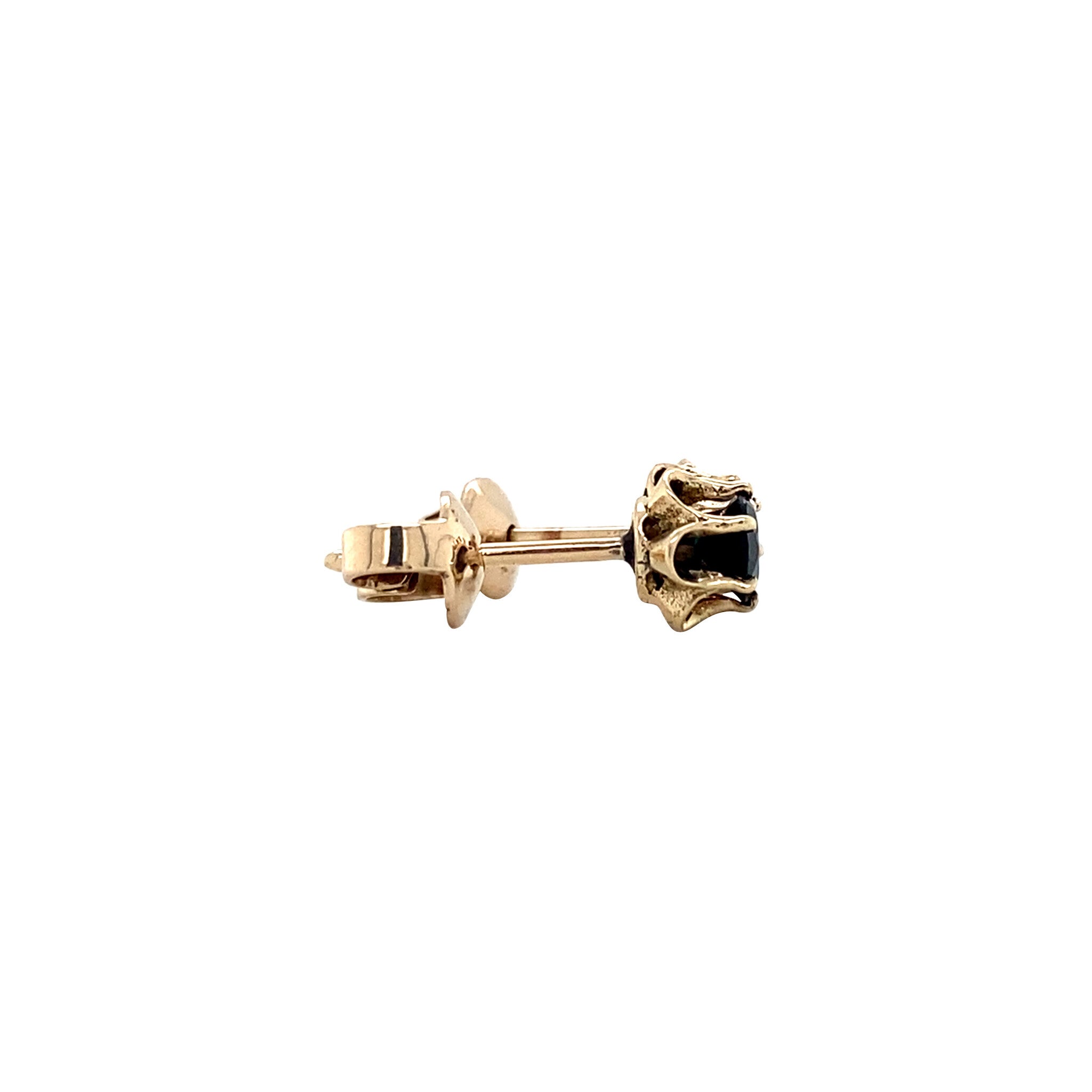 14 kt gold solitaire stud earrings with sapphire