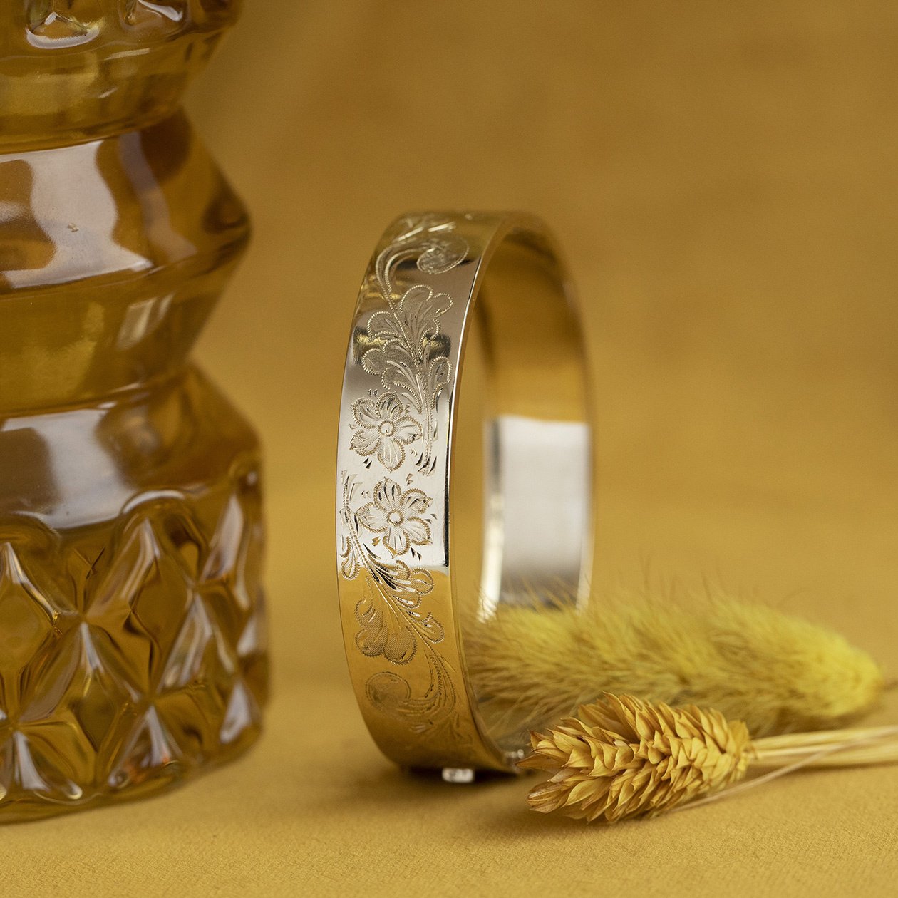 Vintage gouden bangle met gravure 14 krt
