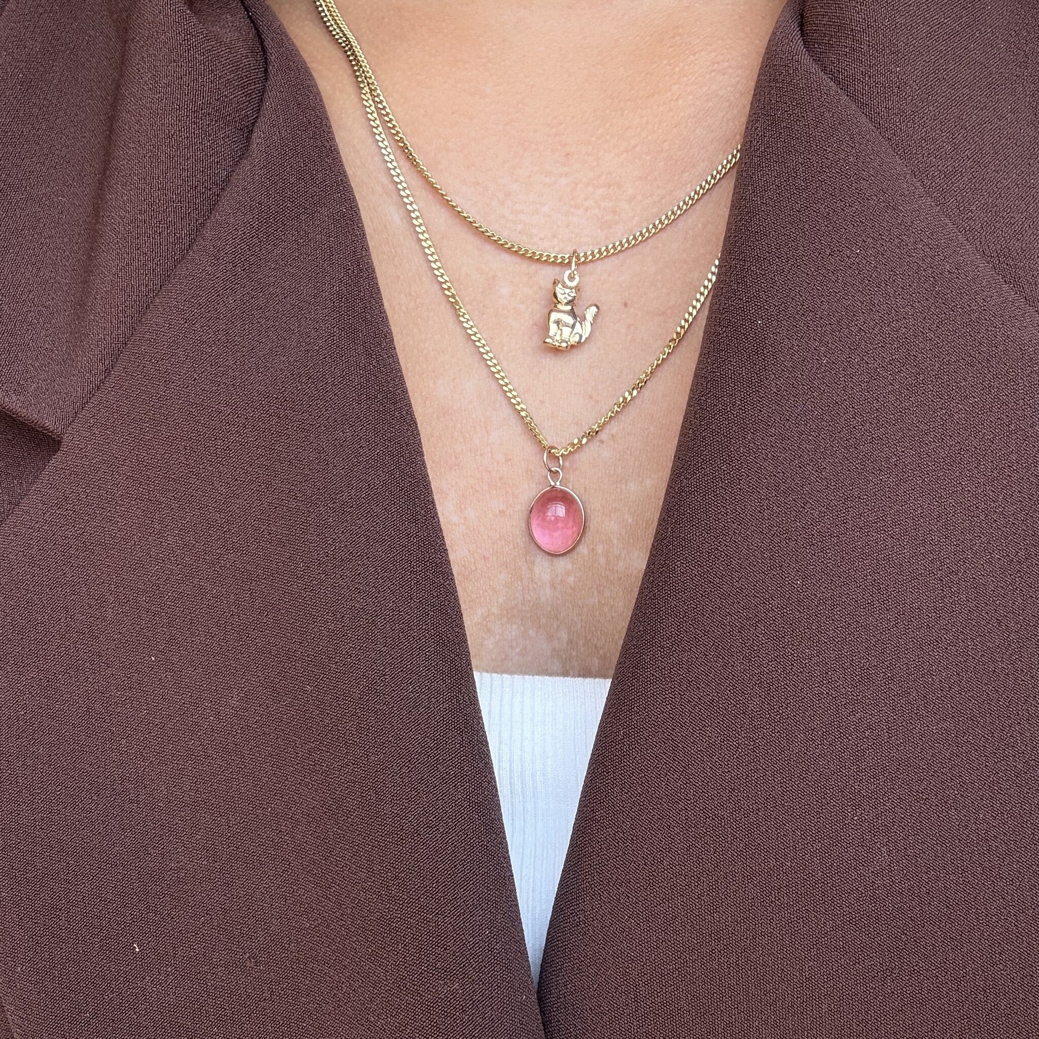 Rosé vintage pendant with colored gemstone 12 kt