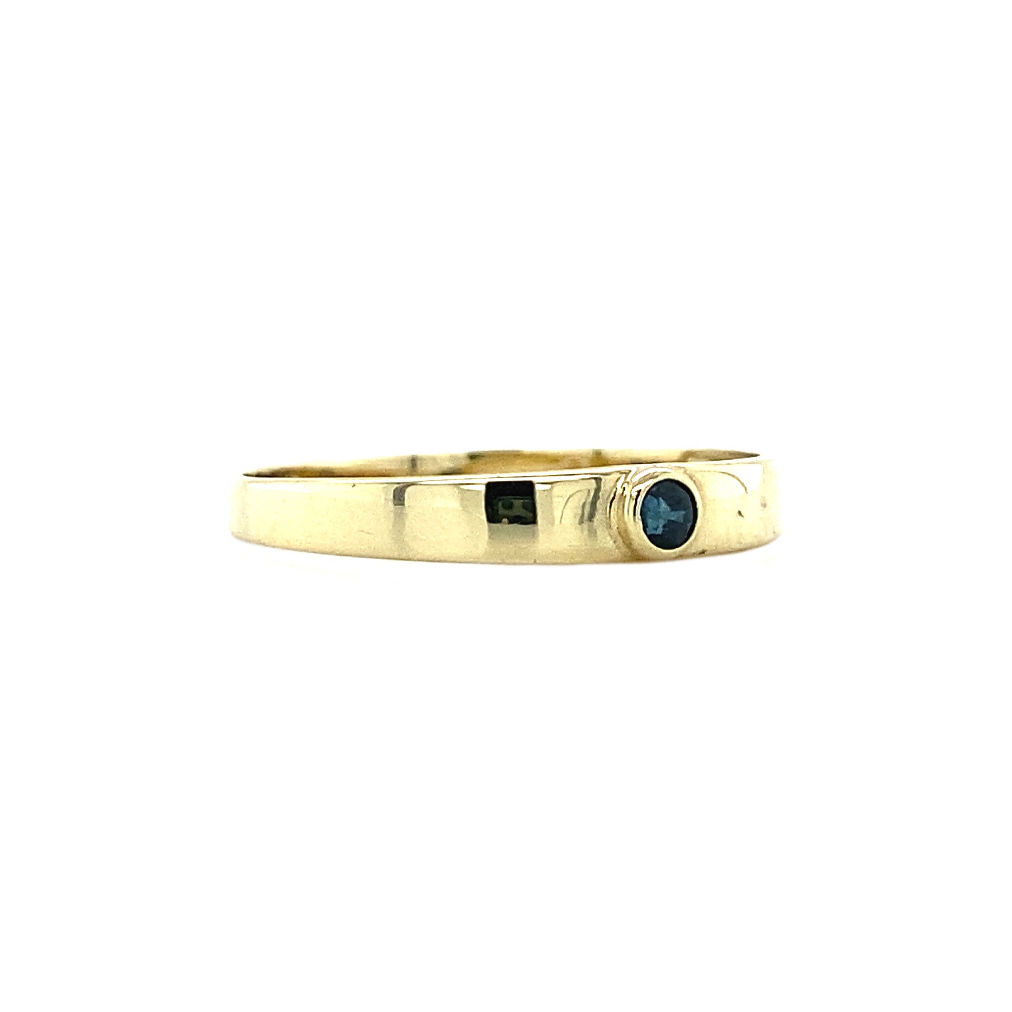 Gouden ring met saffier 14 krt