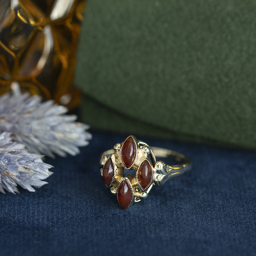 Gouden vintage ring met streepagaat 14 kt