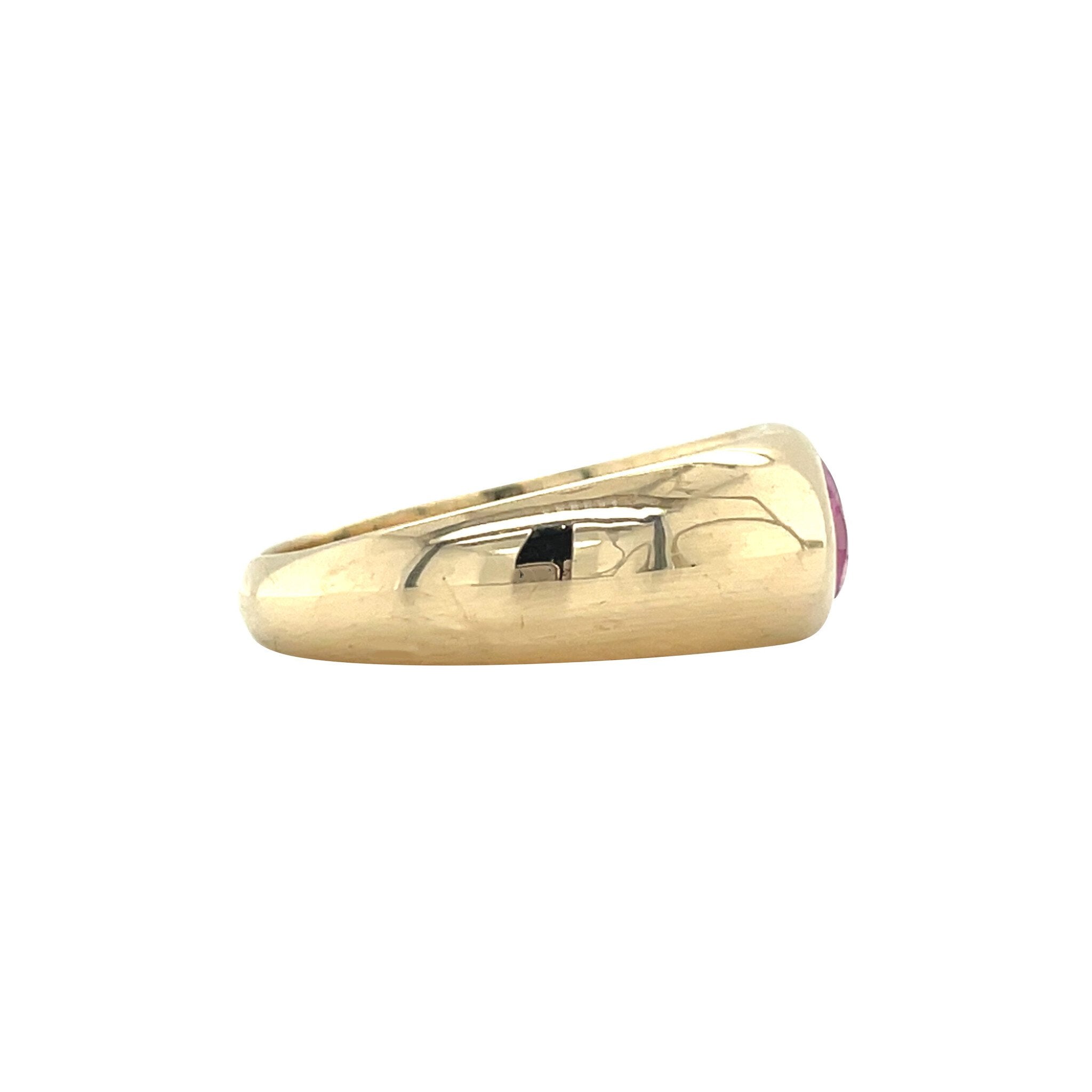 Gouden vintage ring met saffier 14 kt